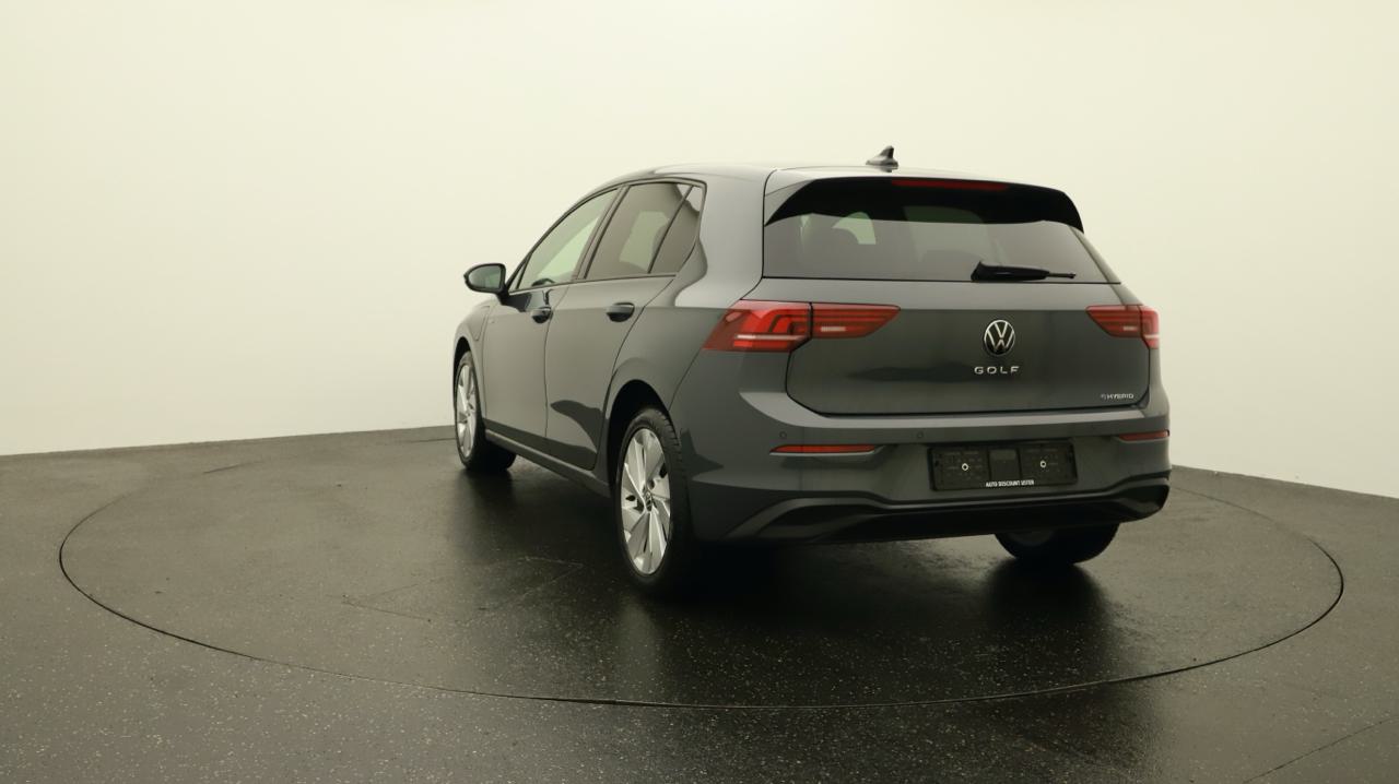 VW Golf VIII 1.5 TSI PHEV Limited-showroom-element-3