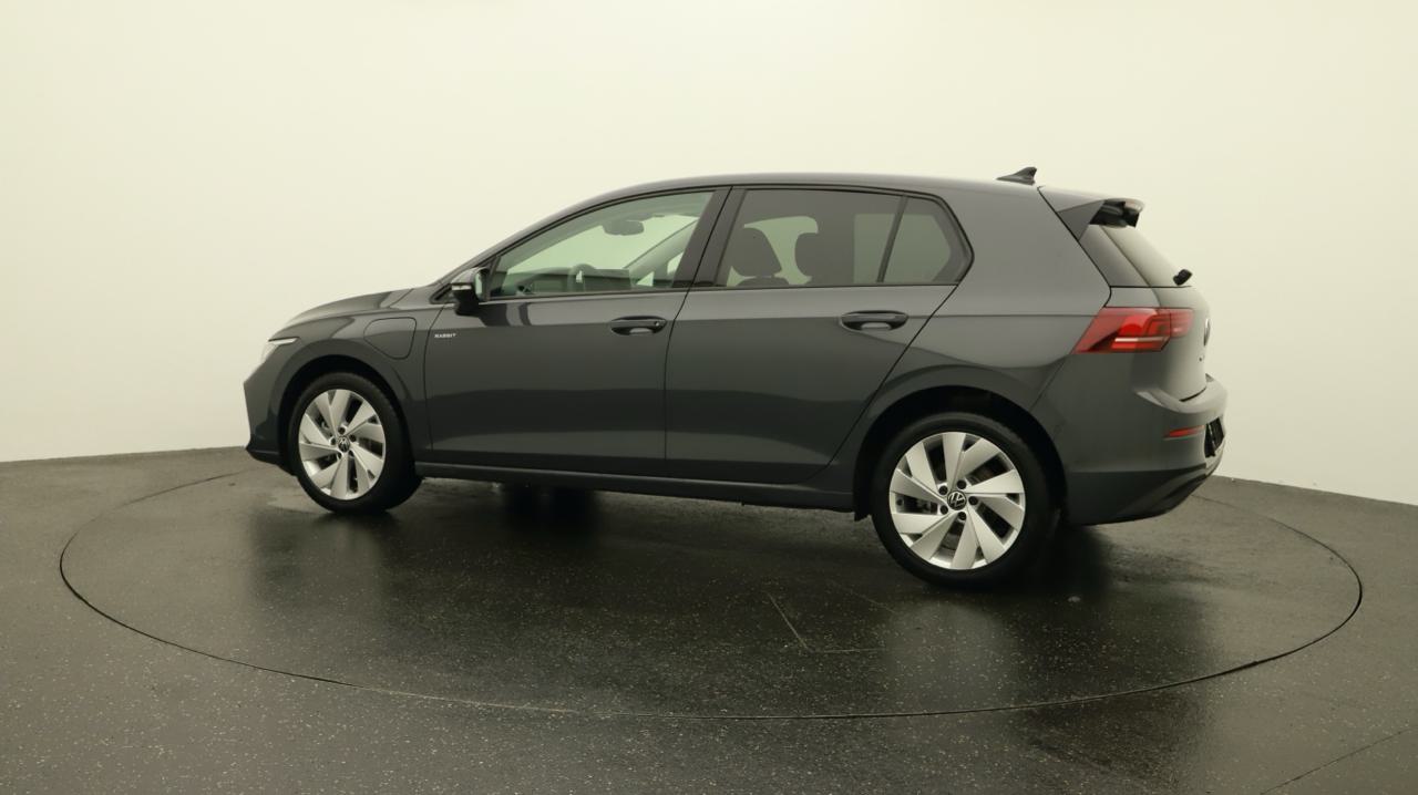 VW Golf VIII 1.5 TSI PHEV Limited-showroom-element-2