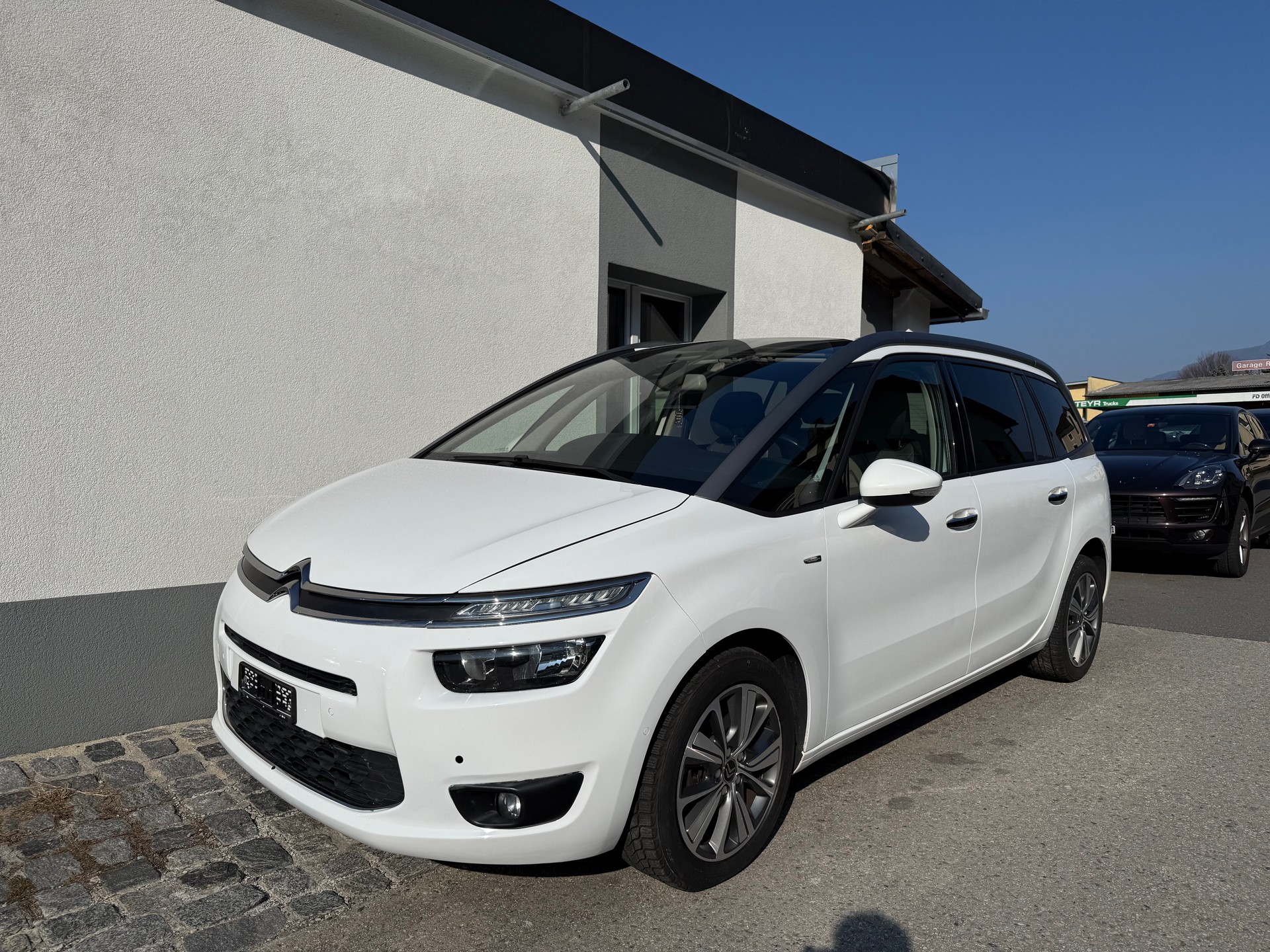 CITROEN Grand C4 Picasso 2.0 BlueHDi Séduction Automatic-image-1