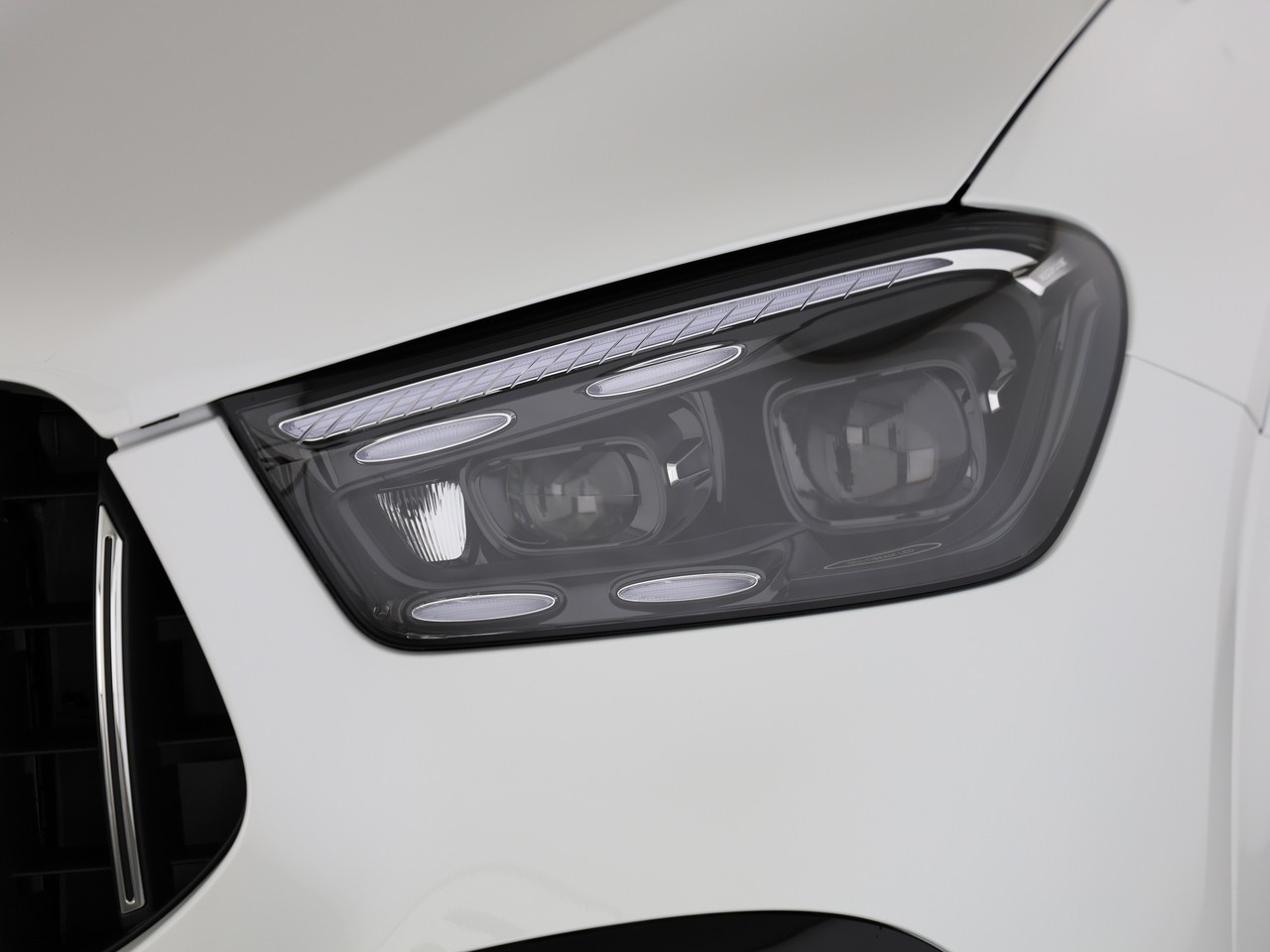MERCEDES-BENZ GLE 53 AMG Hybrid EQ Star 4Matic+ 9G-Tronic-image-18