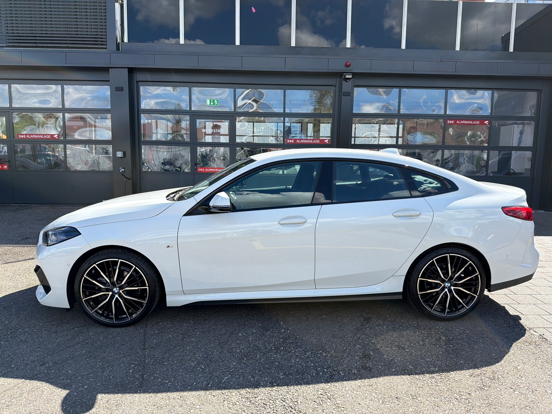 BMW 218i Gran Coupé M Sport Steptronic-showroom-element-2