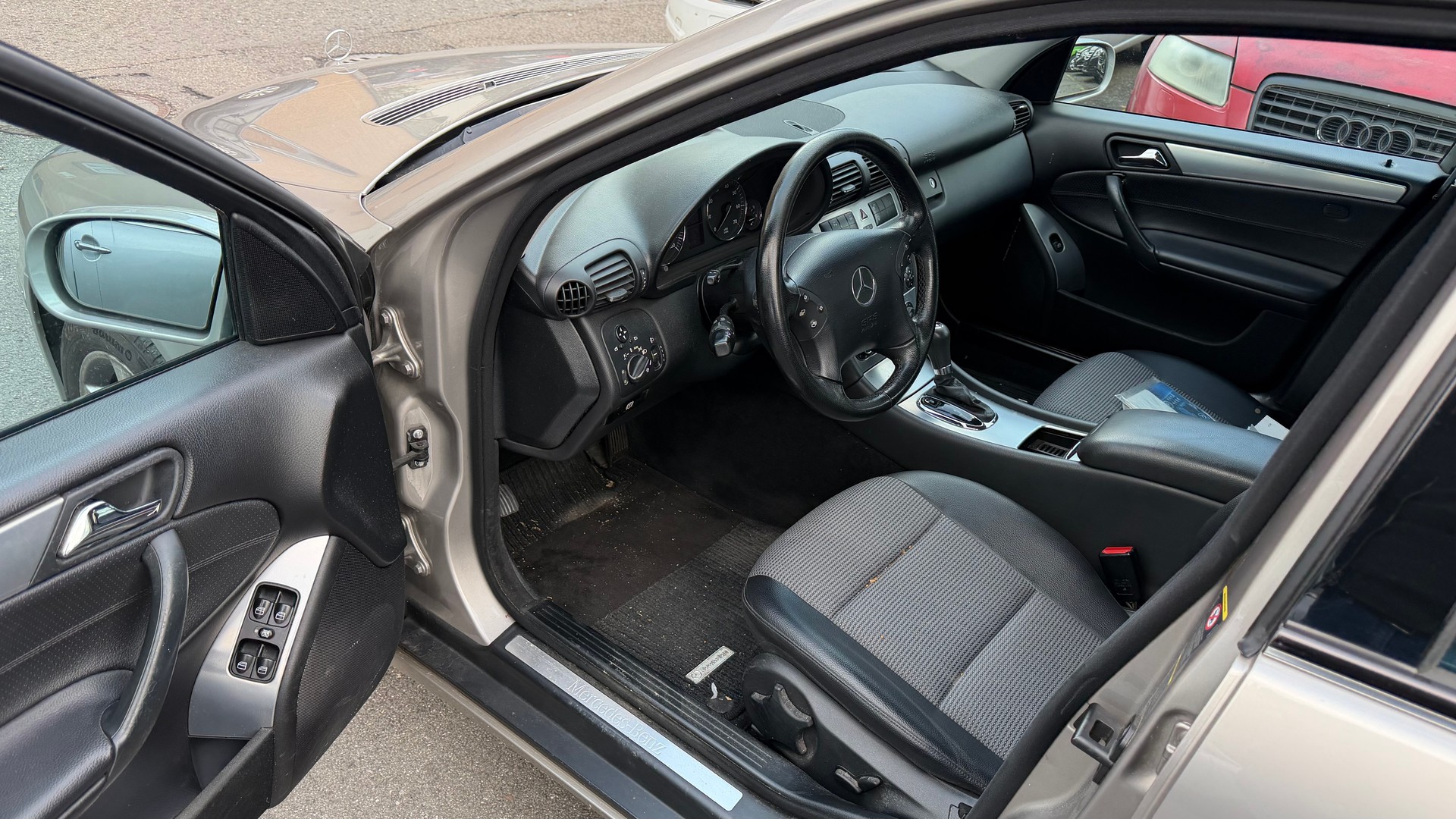 MERCEDES-BENZ C 180 Kompressor Avantgarde-image-5