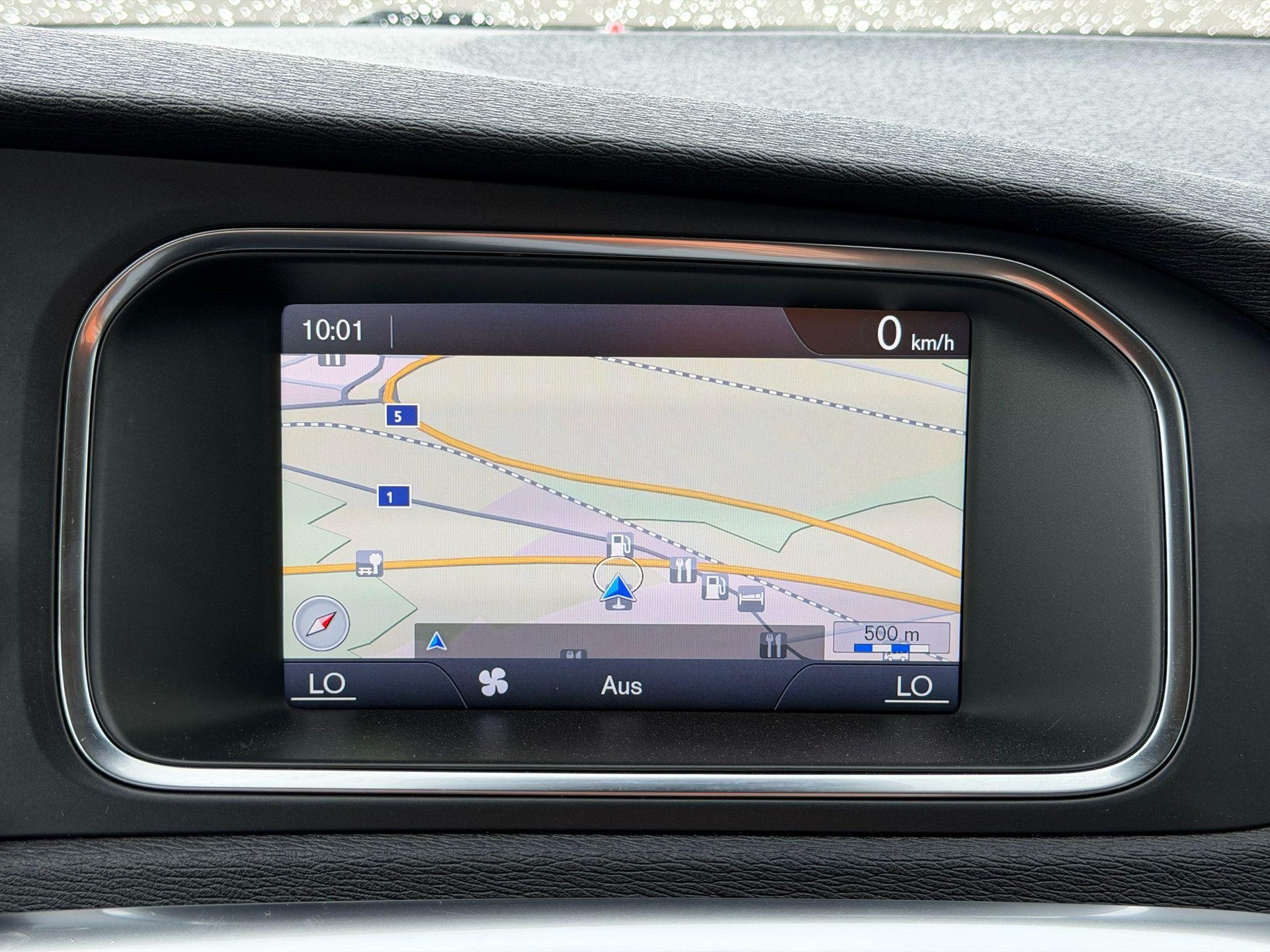 VOLVO V40 2.0 D3 Momentum S/S-image-15