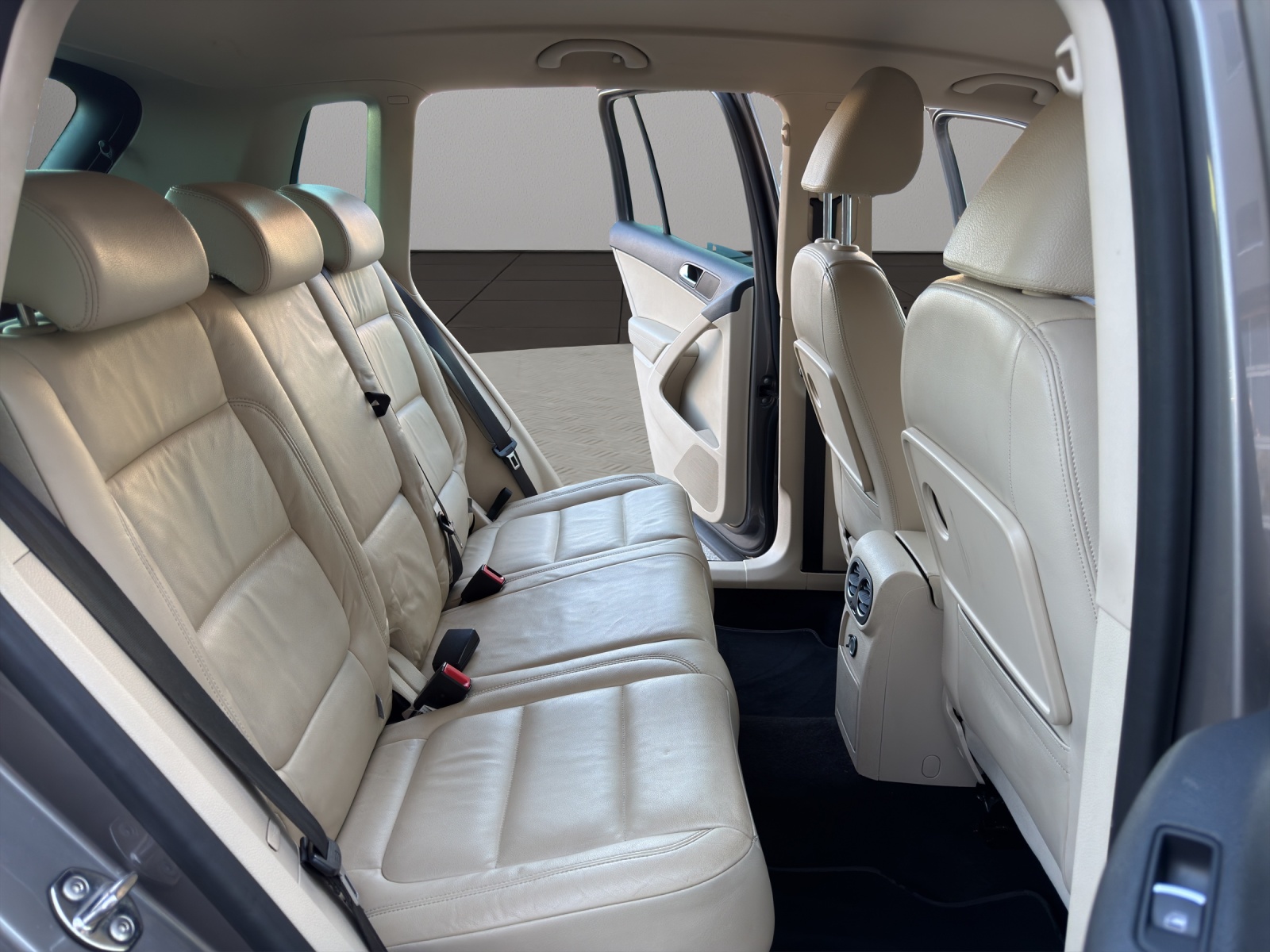VW Tiguan 2.0 TDI Sport&Style DSG-image-17