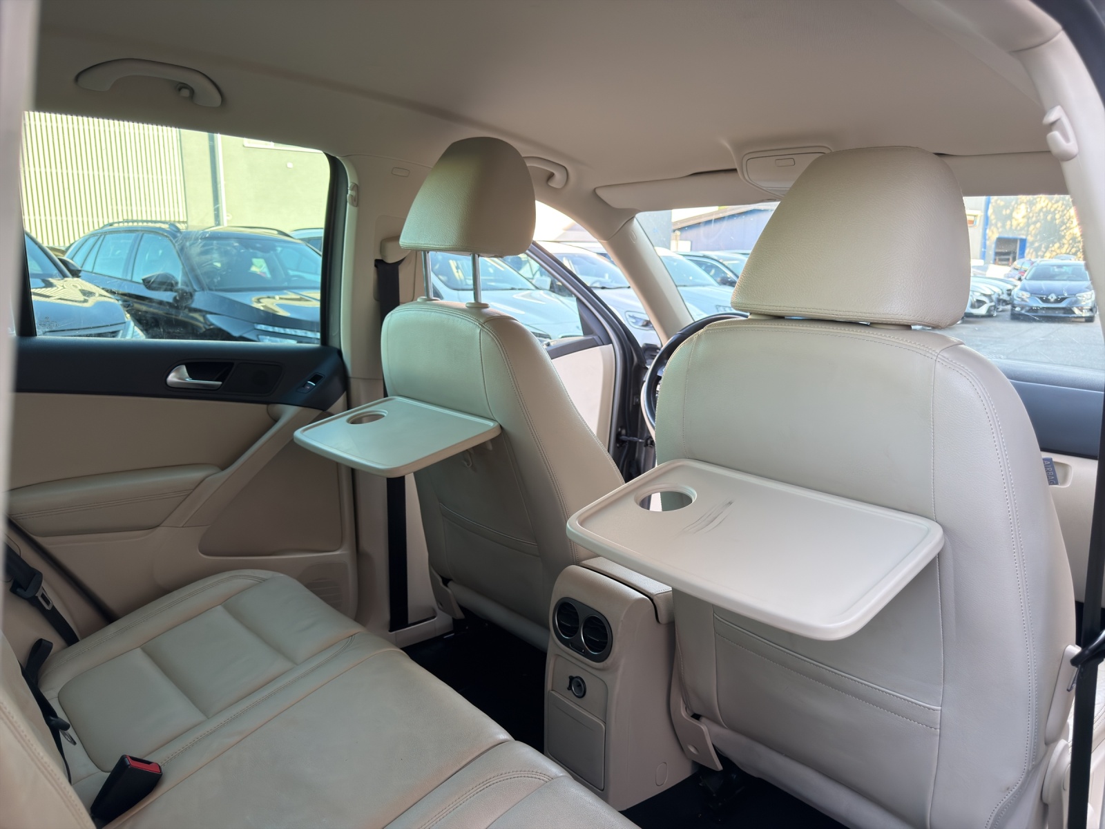 VW Tiguan 2.0 TDI Sport&Style DSG-image-24