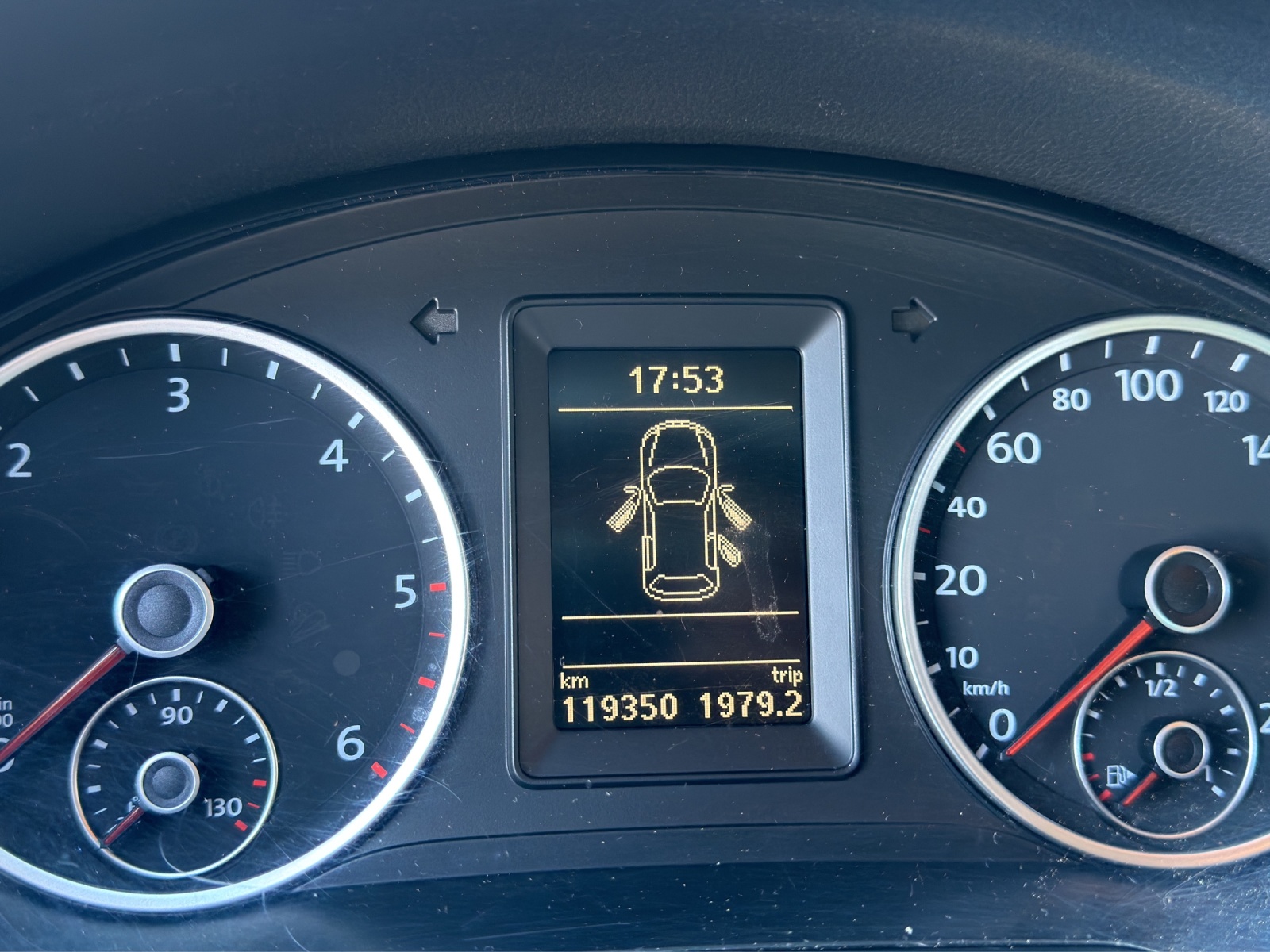 VW Tiguan 2.0 TDI Sport&Style DSG-image-10
