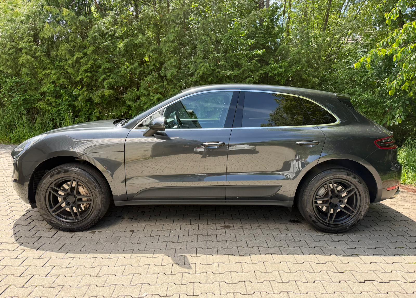 PORSCHE Macan S PDK-showroom-element-1