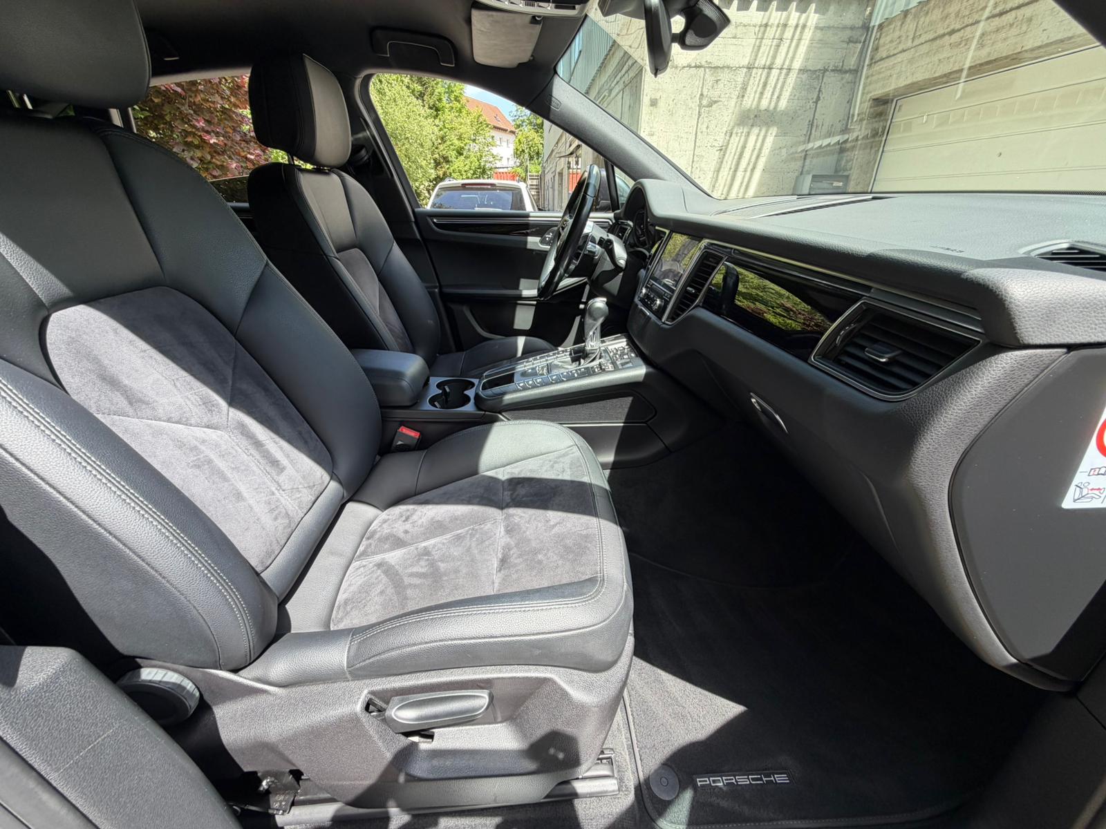 PORSCHE Macan S PDK-image-17