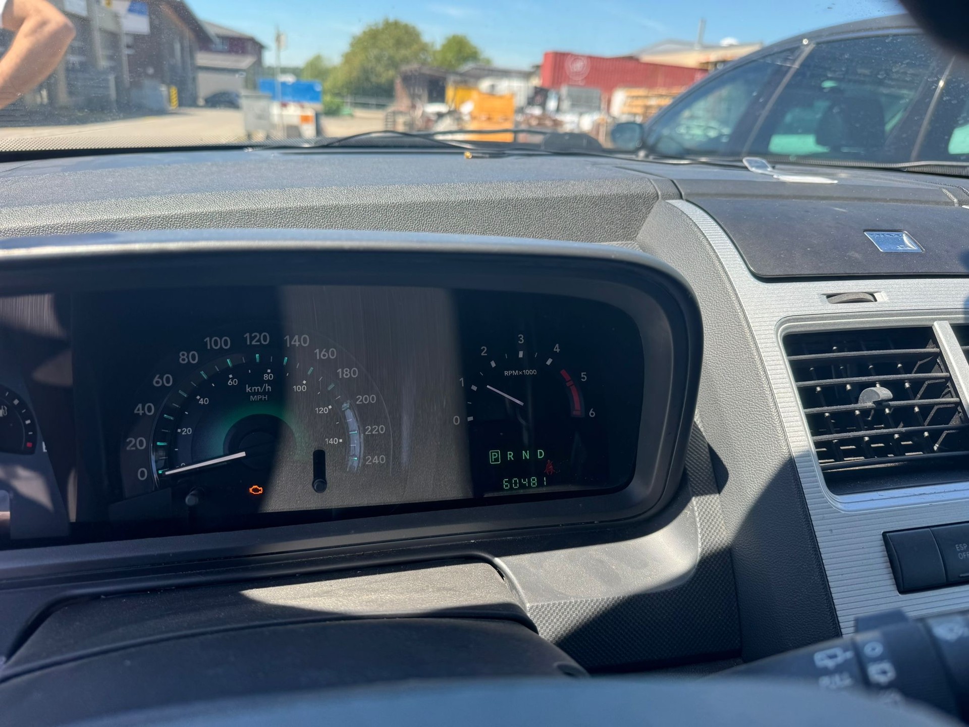 DODGE Journey 2.0 CRD SXT Automatic-image-9