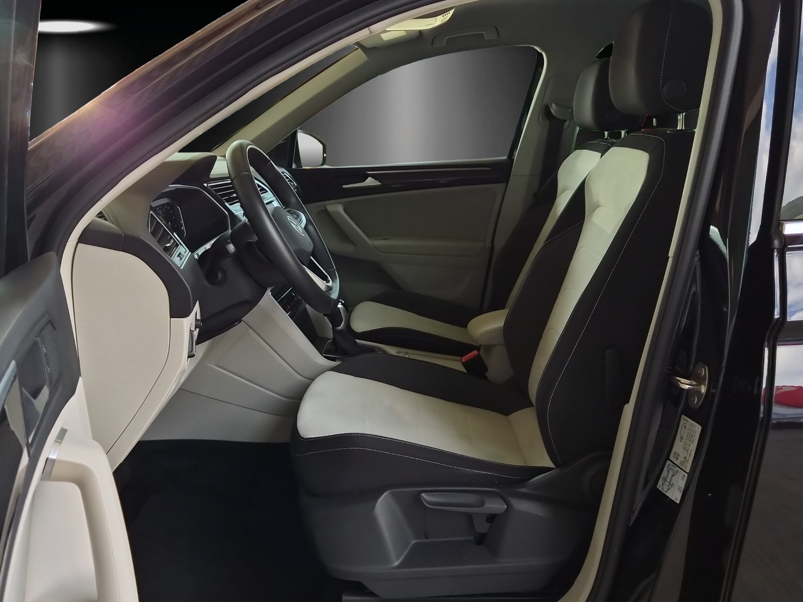 VW Tiguan 2.0TSI Elegance 4Motion DSG-image-9