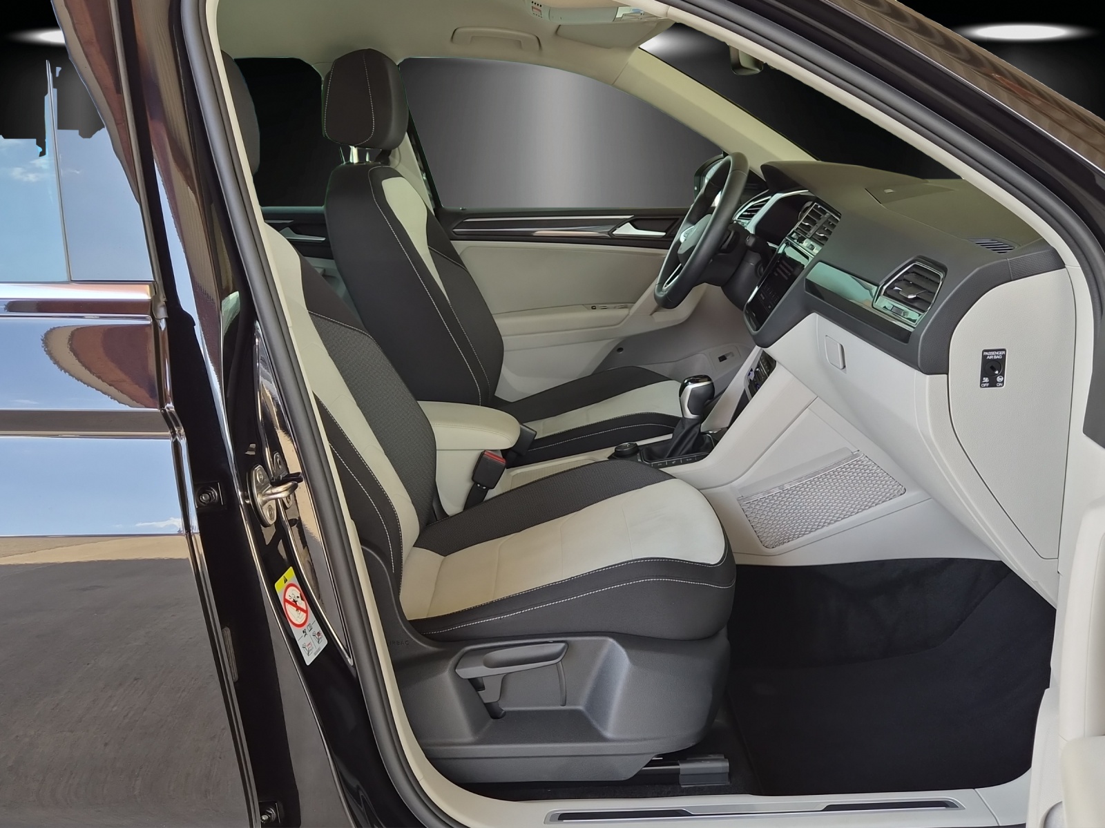 VW Tiguan 2.0TSI Elegance 4Motion DSG-image-8