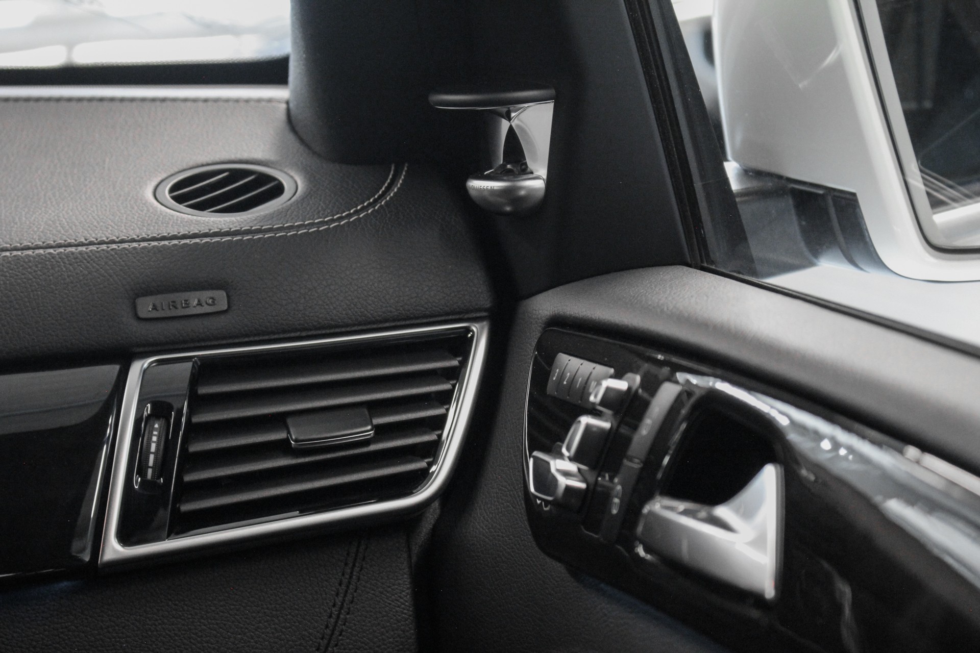 MERCEDES-BENZ GLS 63 AMG 4Matic Speedshift Plus 7G-Tronic-image-13