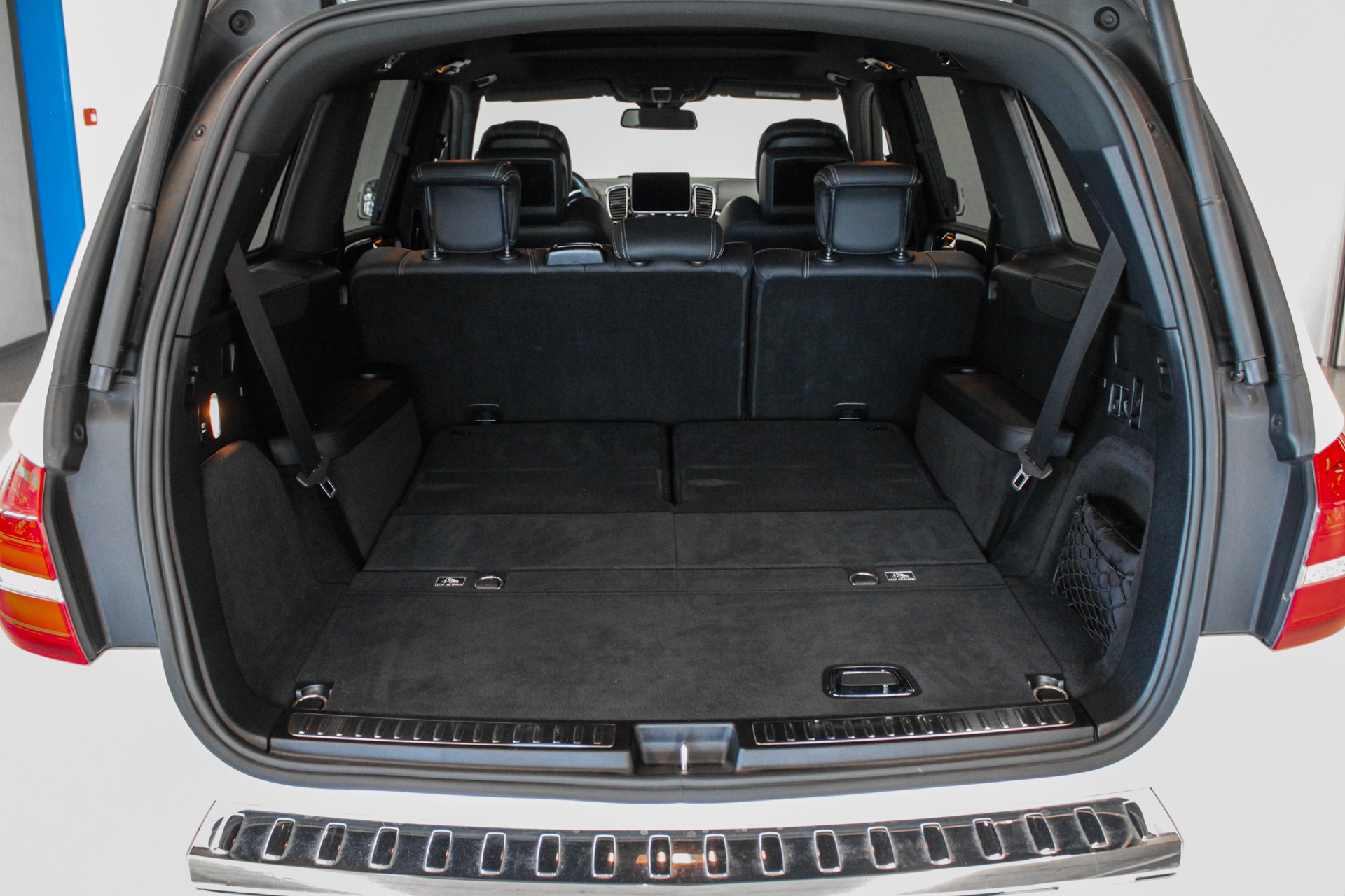 MERCEDES-BENZ GLS 63 AMG 4Matic Speedshift Plus 7G-Tronic-image-26