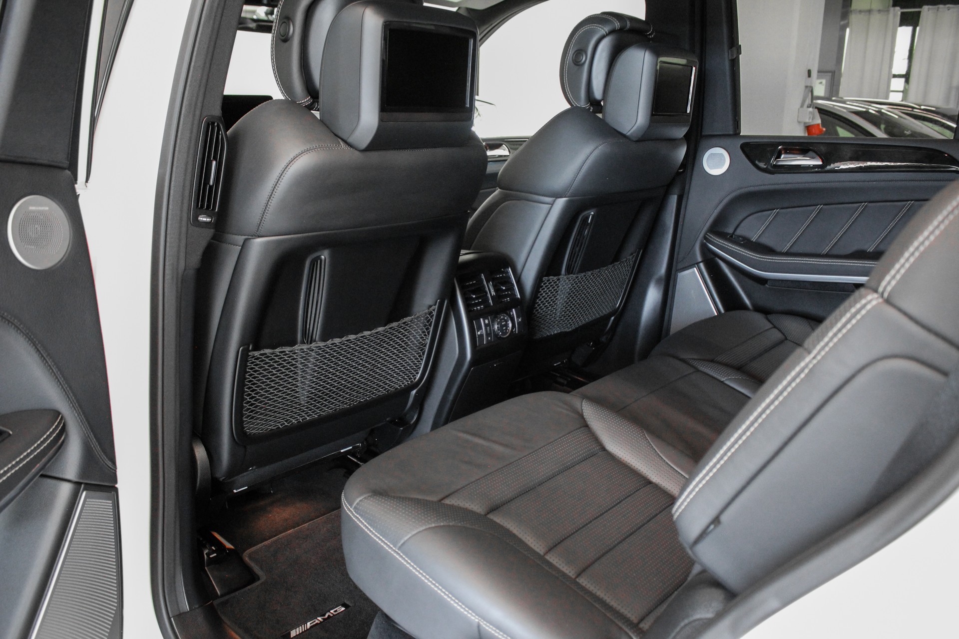 MERCEDES-BENZ GLS 63 AMG 4Matic Speedshift Plus 7G-Tronic-image-16