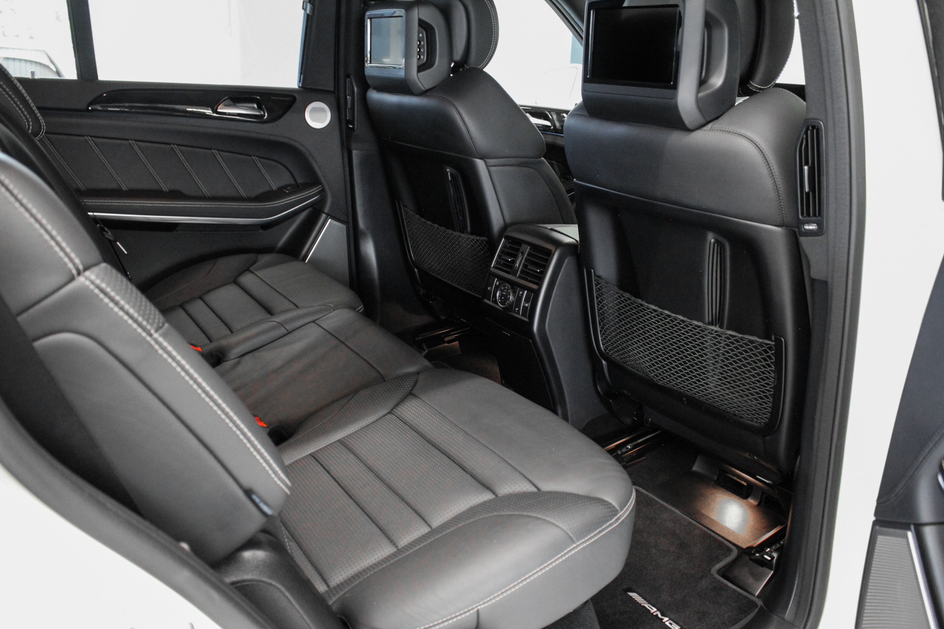 MERCEDES-BENZ GLS 63 AMG 4Matic Speedshift Plus 7G-Tronic-image-22