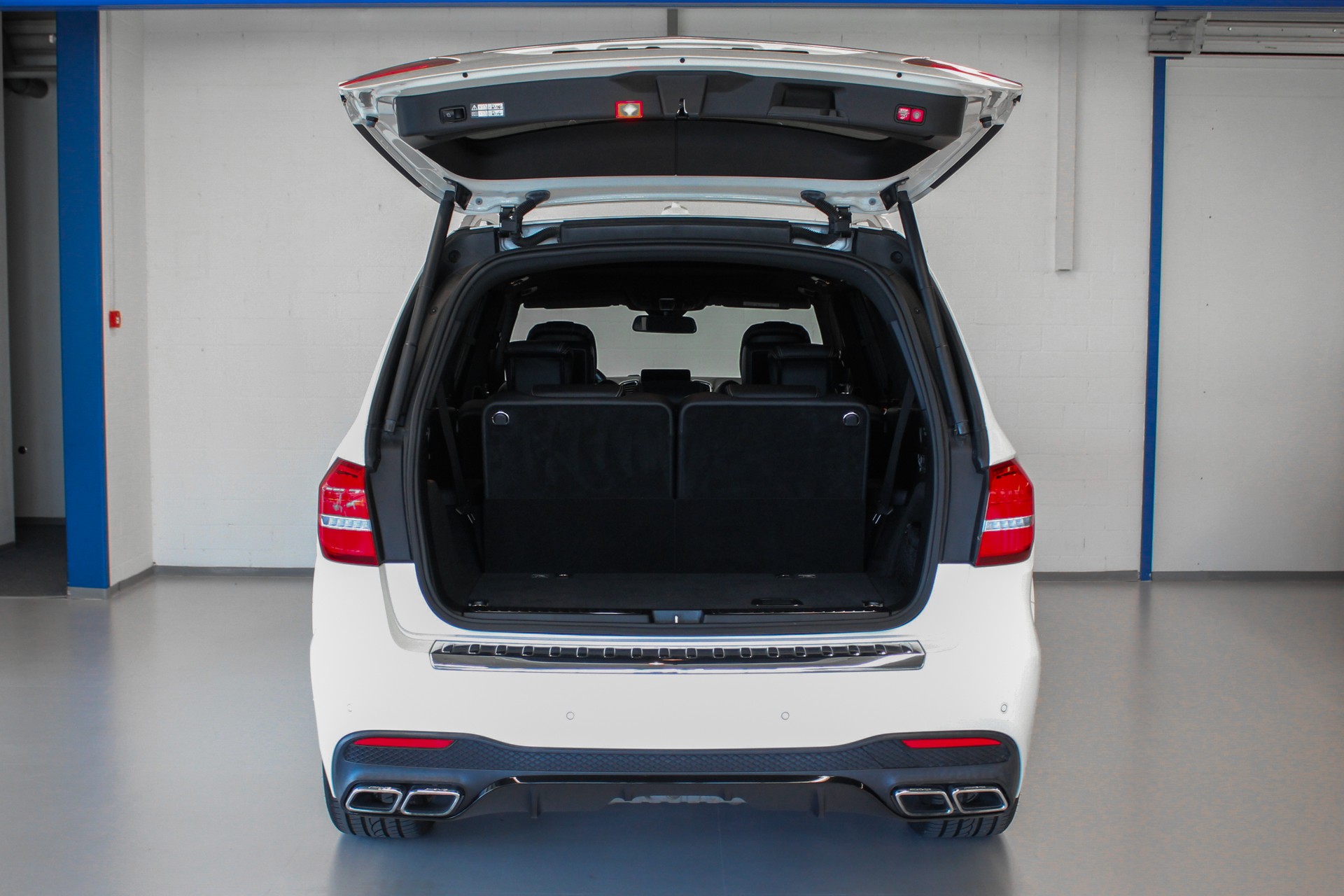 MERCEDES-BENZ GLS 63 AMG 4Matic Speedshift Plus 7G-Tronic-image-25