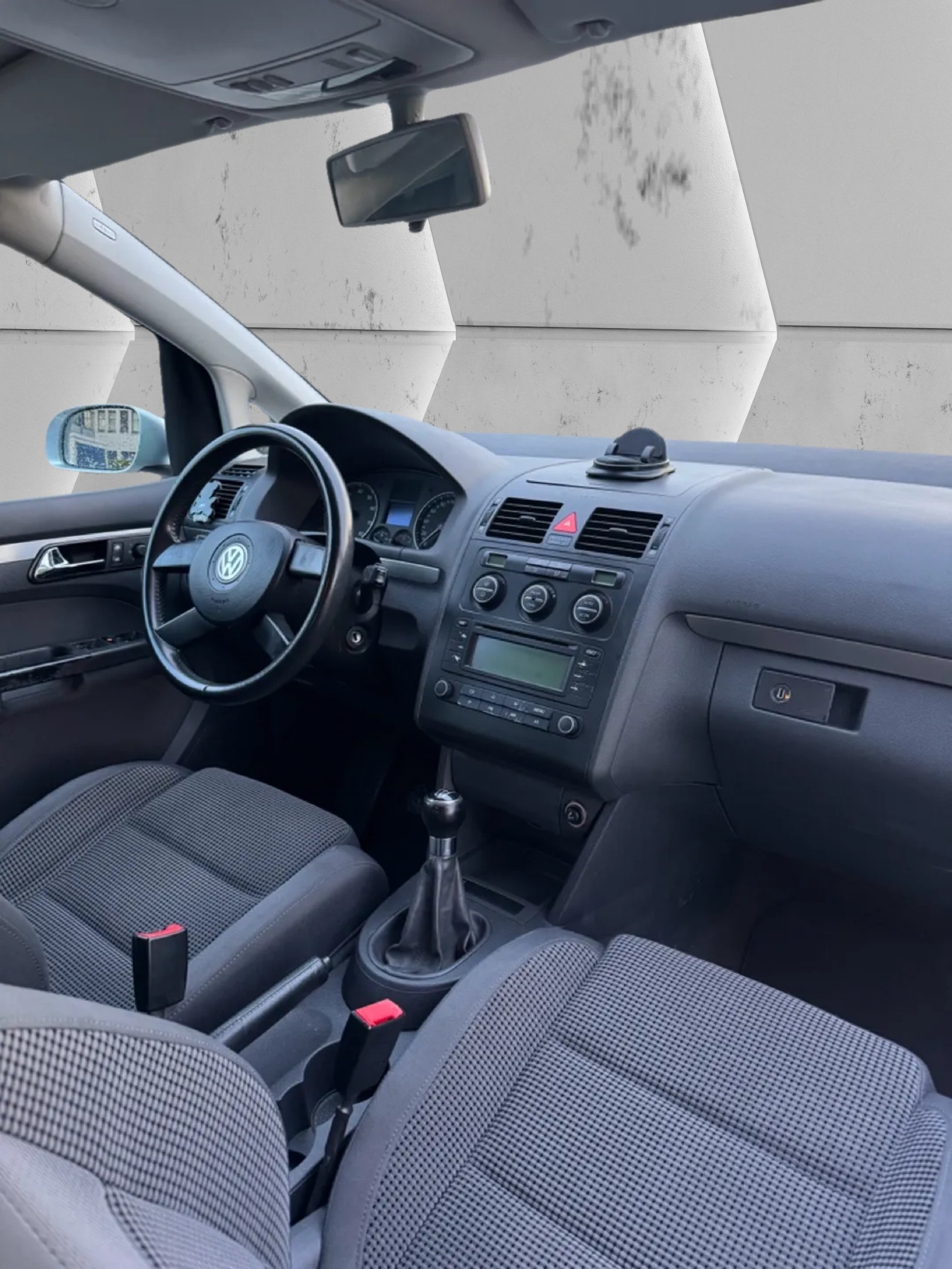 VW Touran 1.6 FSI Trendline-image-10