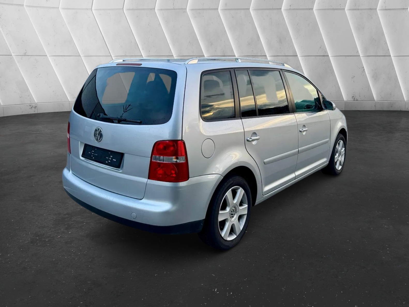 VW Touran 1.6 FSI Trendline-image-7