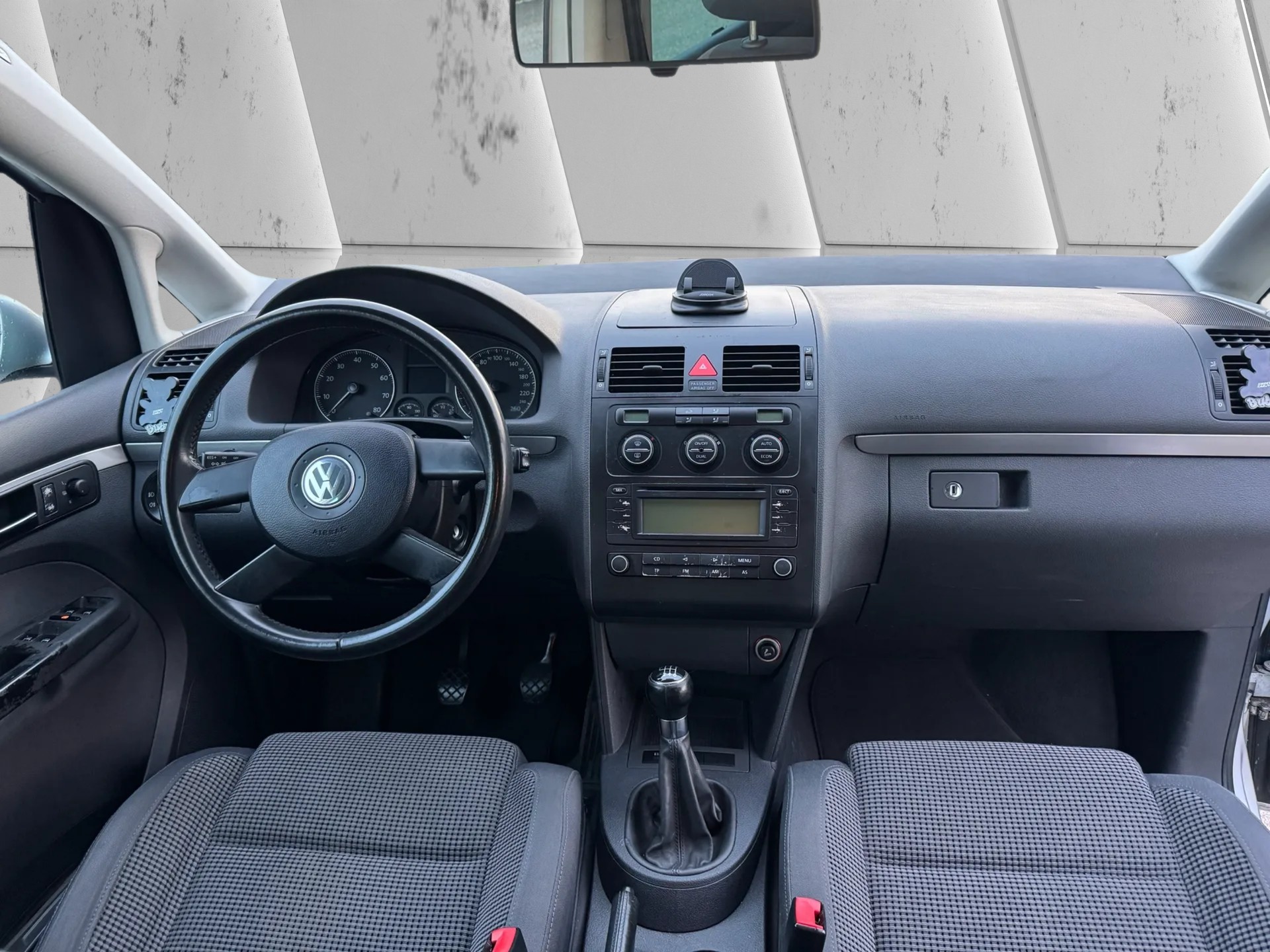 VW Touran 1.6 FSI Trendline-image-12