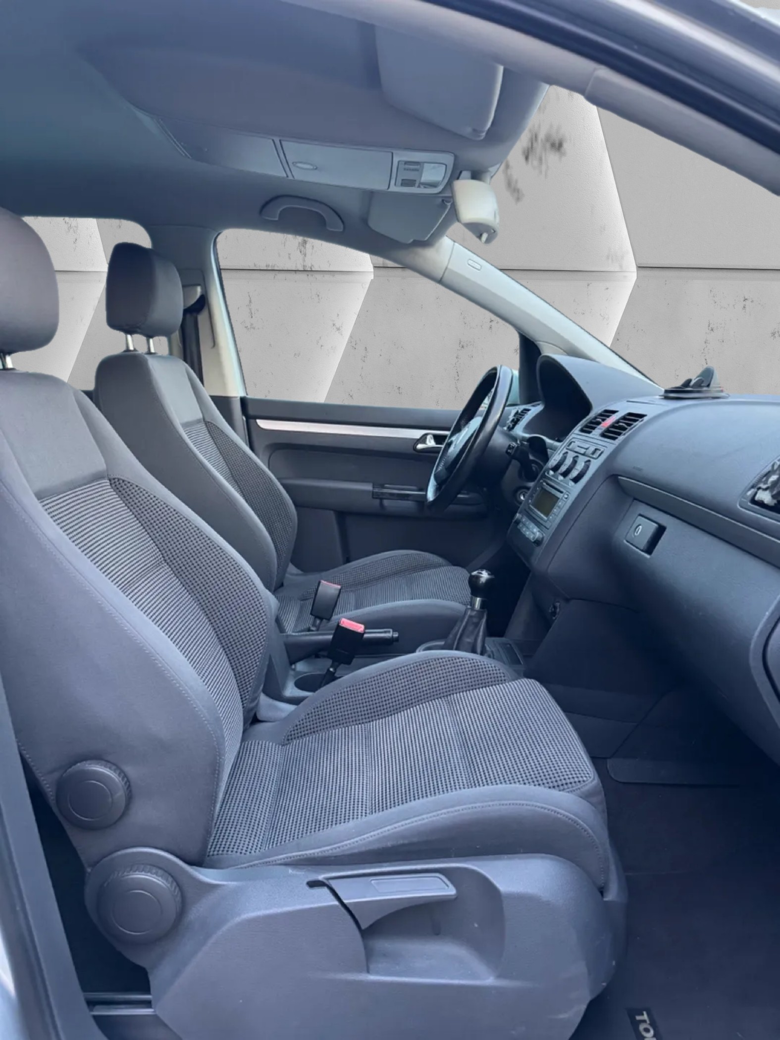 VW Touran 1.6 FSI Trendline-image-11