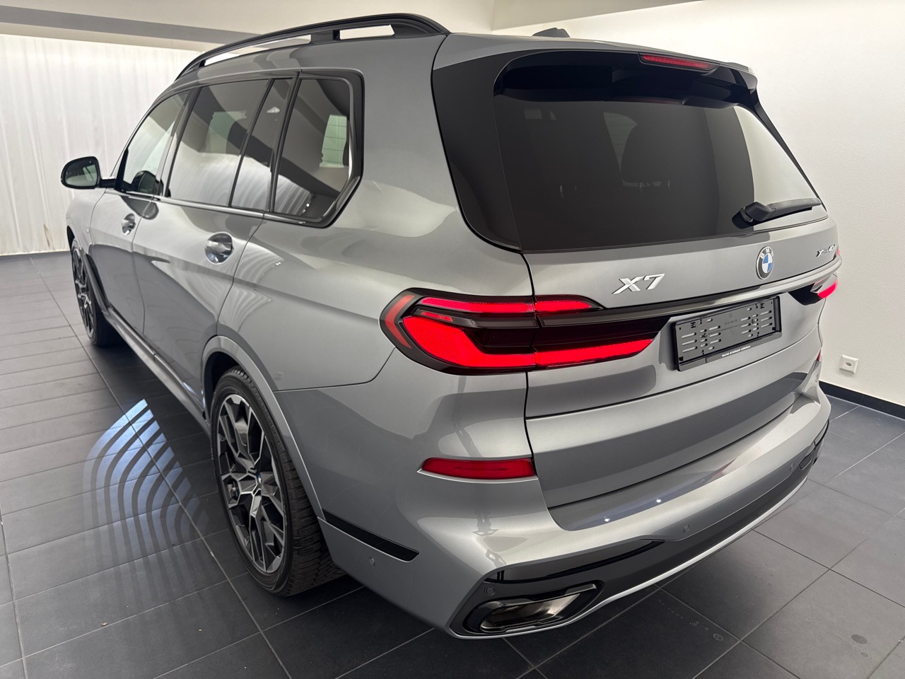 BMW X7 xDr 48 40d M Sport Pro inkl. AHK-showroom-element-1