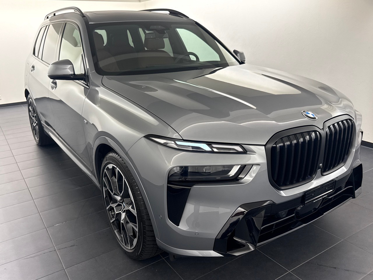 BMW X7 xDr 48 40d M Sport Pro inkl. AHK-showroom-element-3