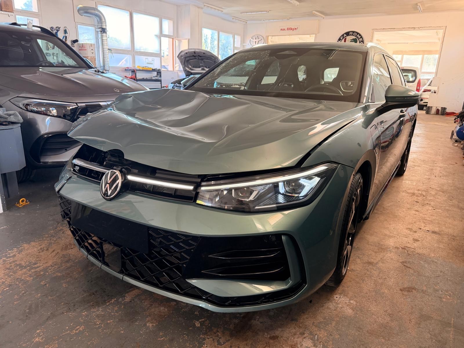VW Passat Variant 1.5 TSI evo2 Plug-In- Hybrid R-Line DSG