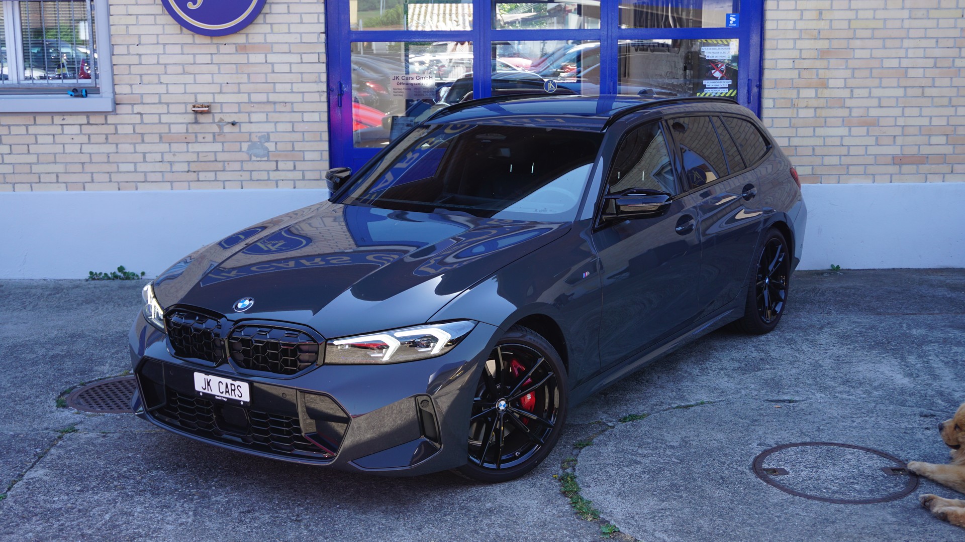 BMW M340i xDrive Touring-showroom-element-3