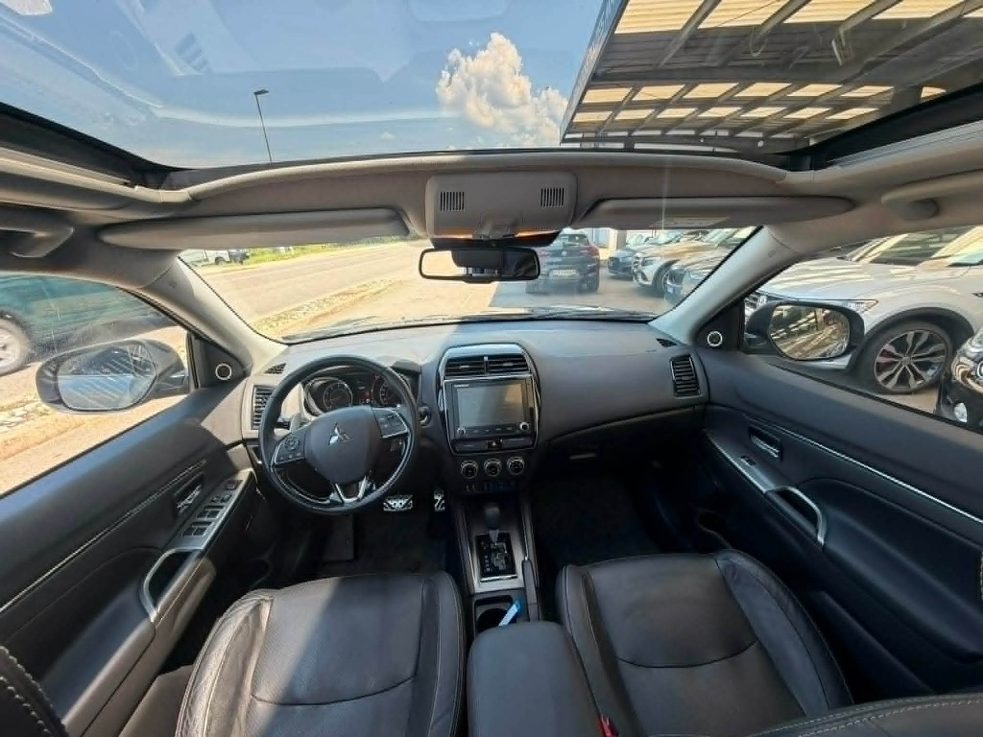 MITSUBISHI ASX 2.0 Diamond Swiss 4WD Automat-image-10