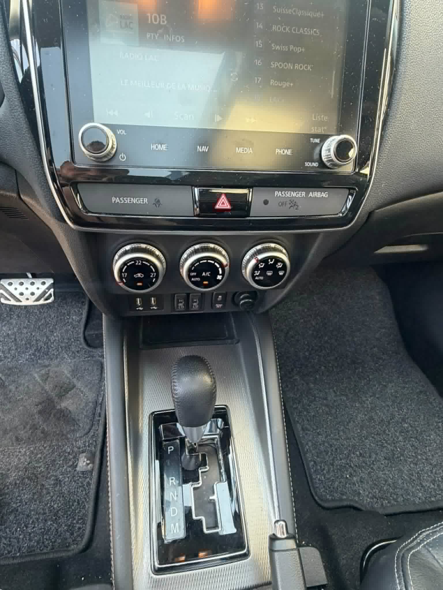 MITSUBISHI ASX 2.0 Diamond Swiss 4WD Automat-image-11