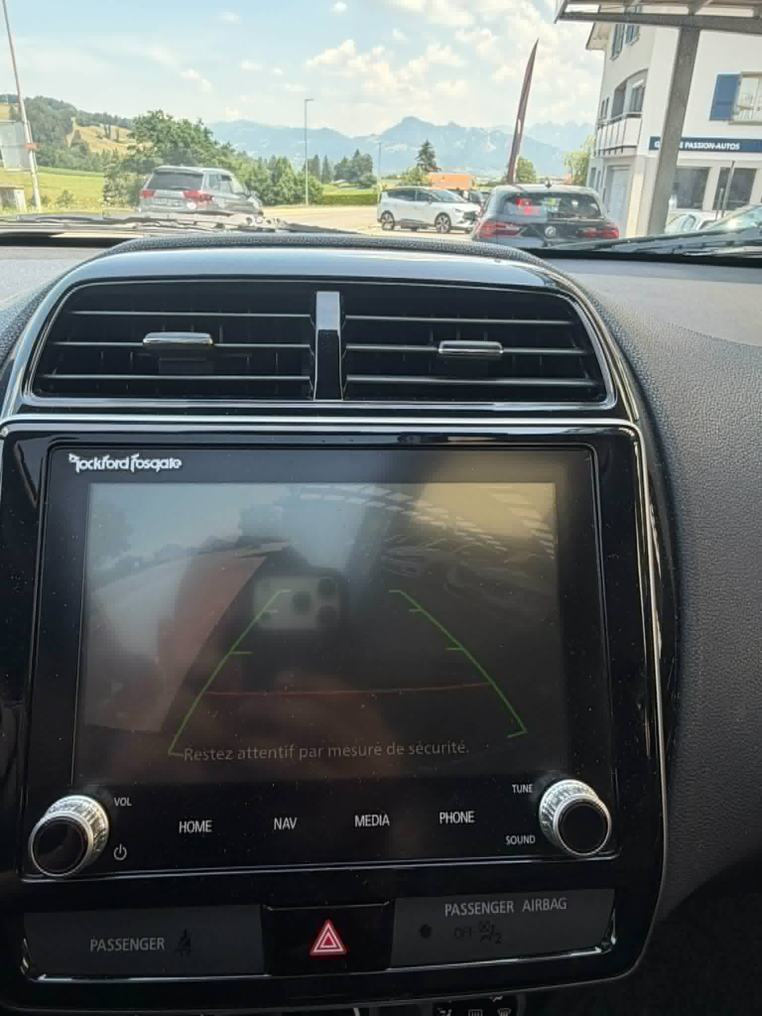 MITSUBISHI ASX 2.0 Diamond Swiss 4WD Automat-image-12