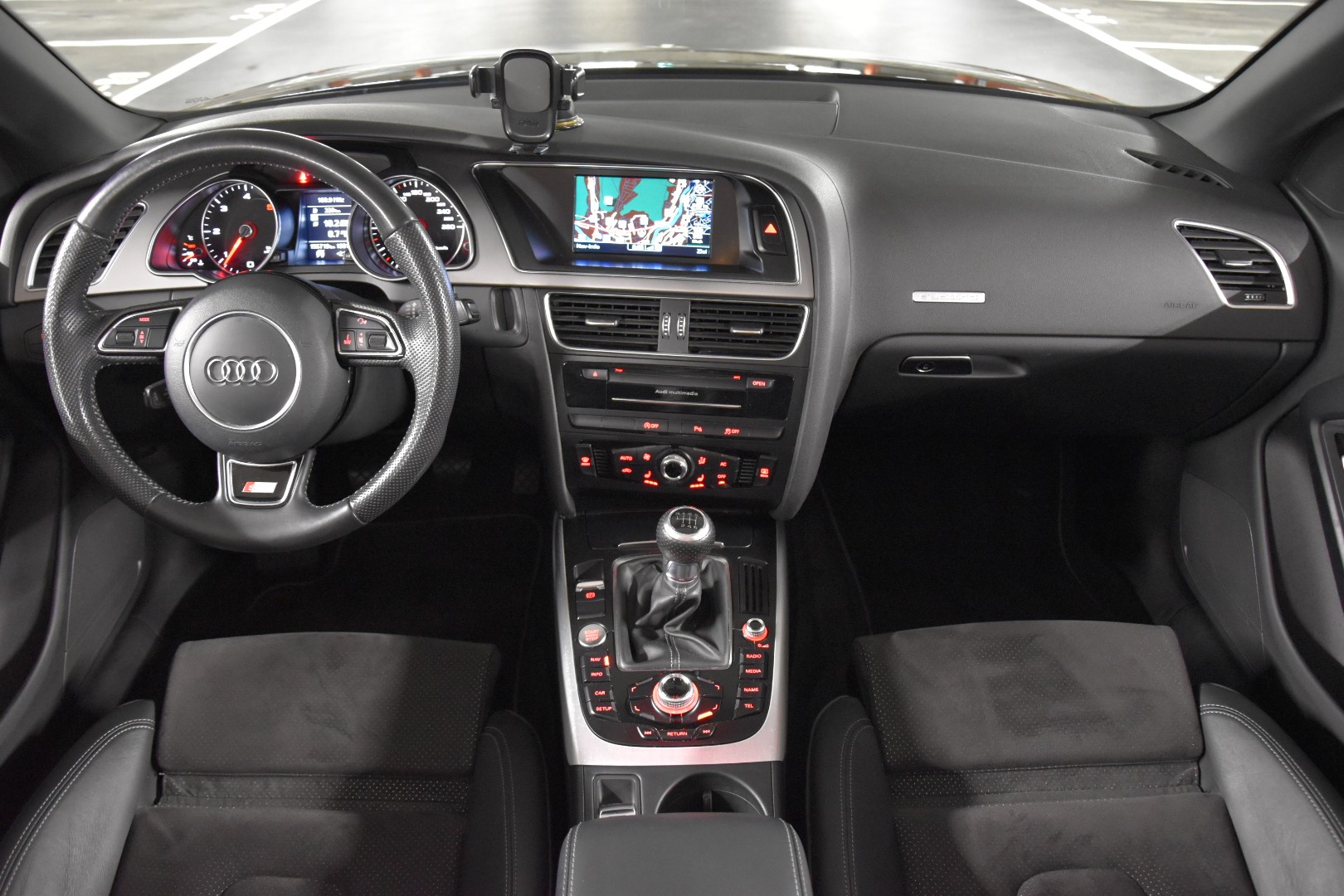 AUDI A5 Cabriolet 2.0 TDI quattro-image-11