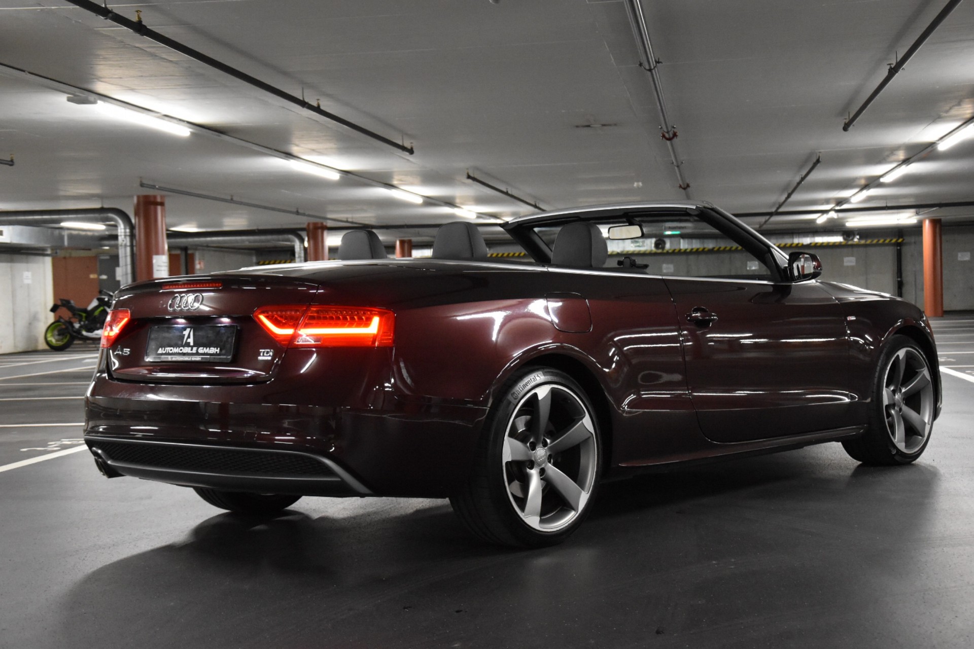AUDI A5 Cabriolet 2.0 TDI quattro-image-8