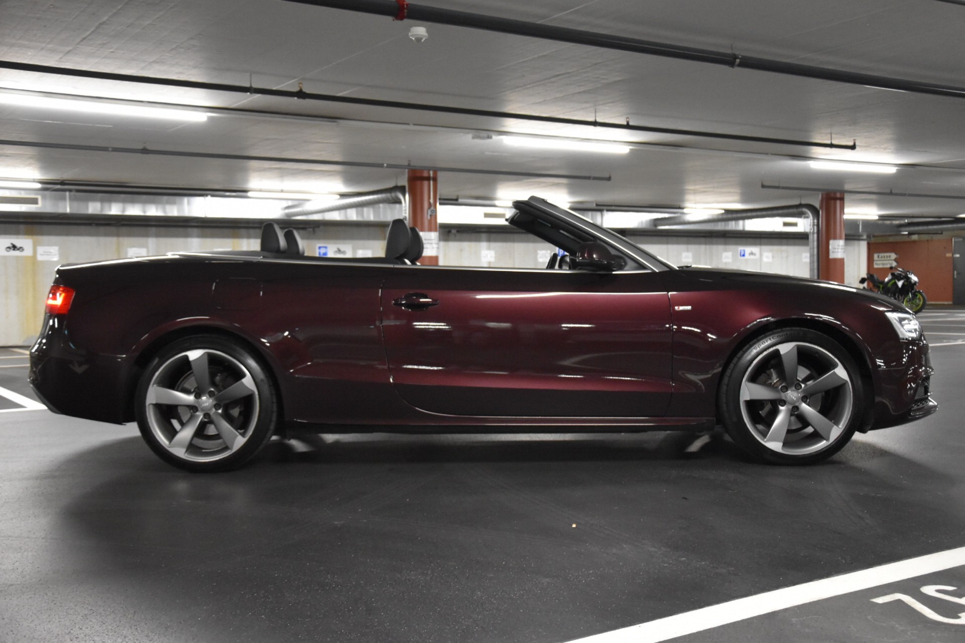 AUDI A5 Cabriolet 2.0 TDI quattro-image-9