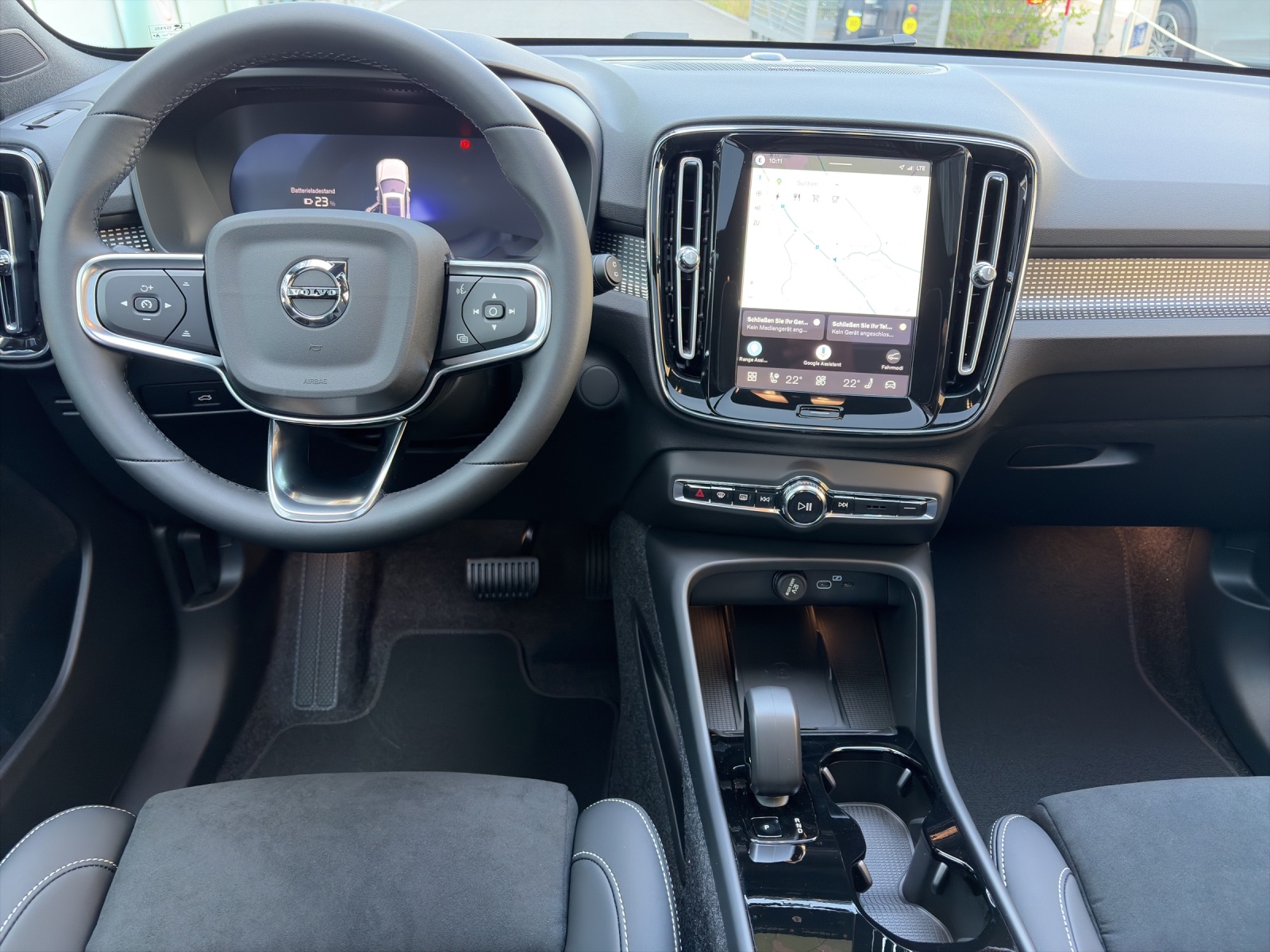 VOLVO EX40 Twin Black Edition AWD-image-11
