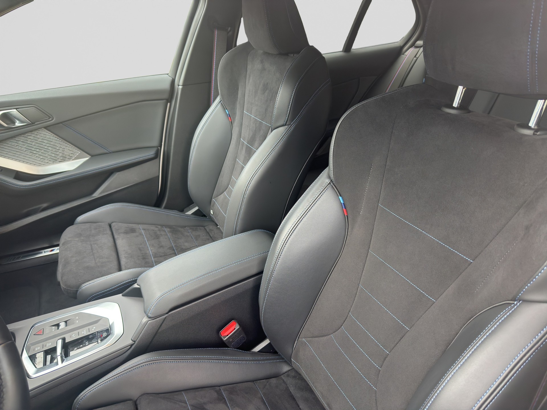 BMW 120 M Sport Pro Steptronic-image-5