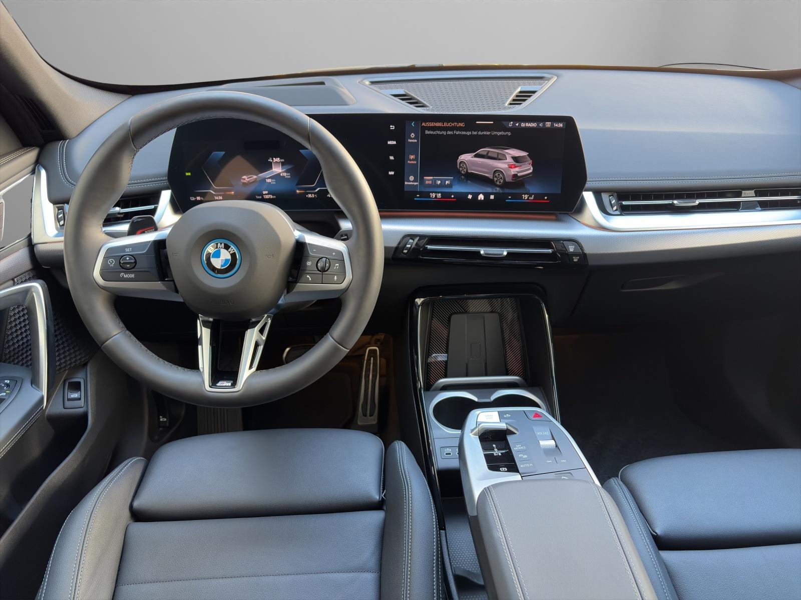 BMW iX1 30 xDrive M-SportPaket Pro-image-12