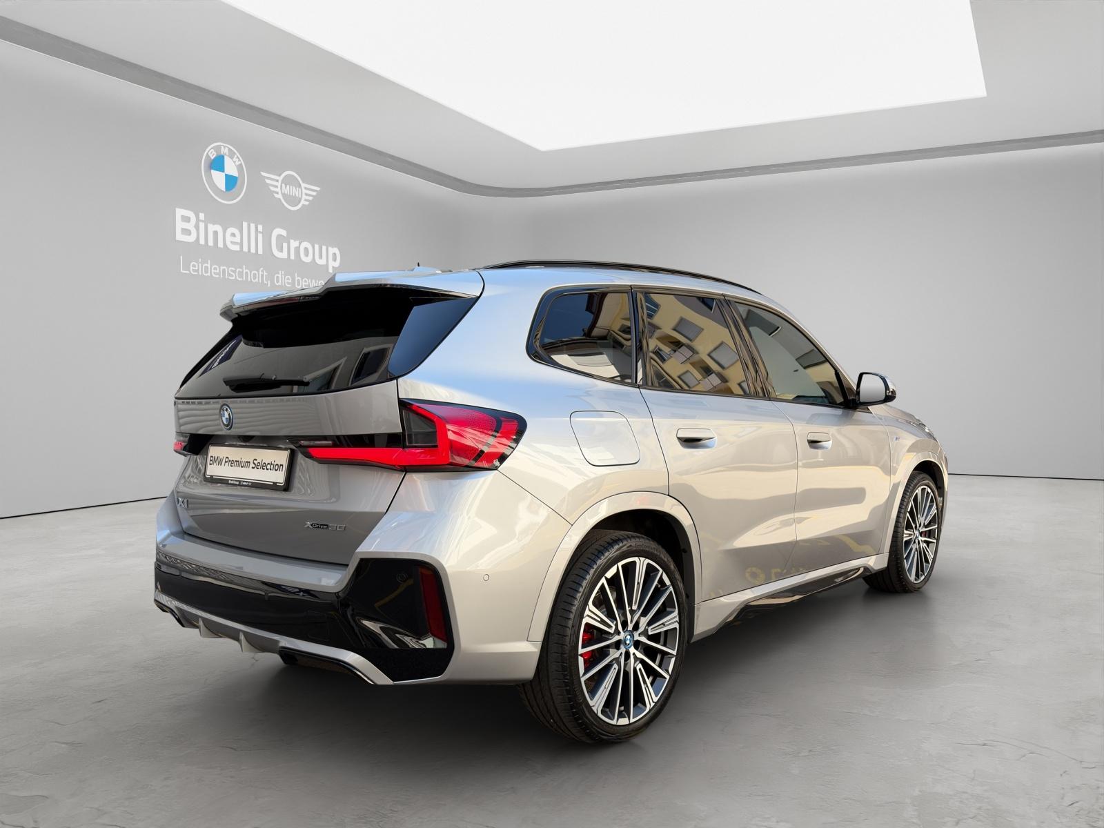 BMW iX1 30 xDrive M-SportPaket Pro-image-5