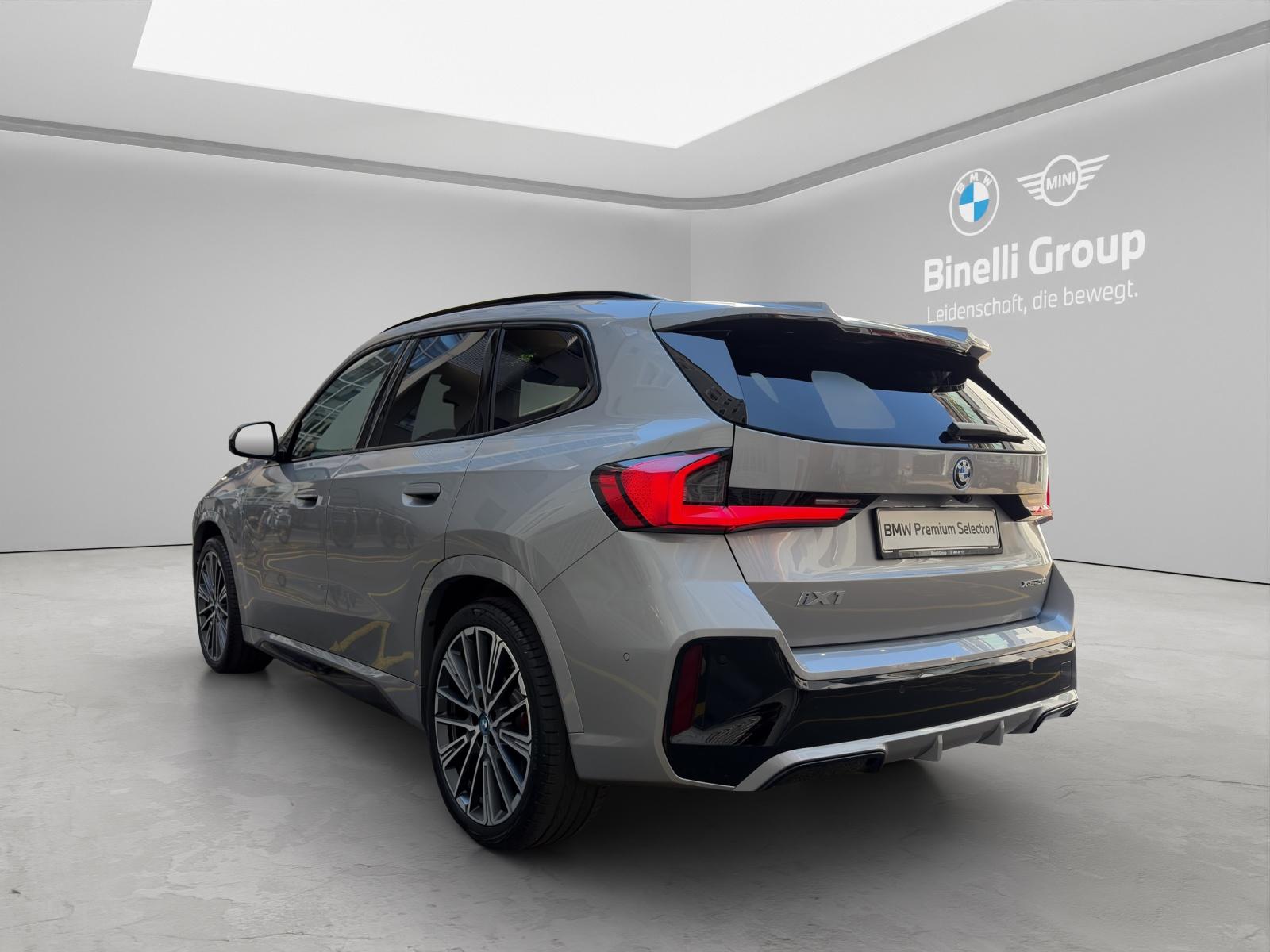 BMW iX1 30 xDrive M-SportPaket Pro-showroom-element-3
