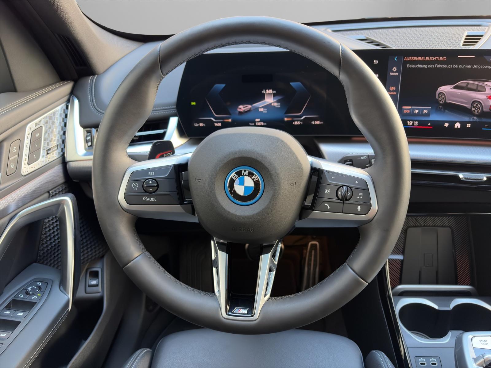 BMW iX1 30 xDrive M-SportPaket Pro-image-13