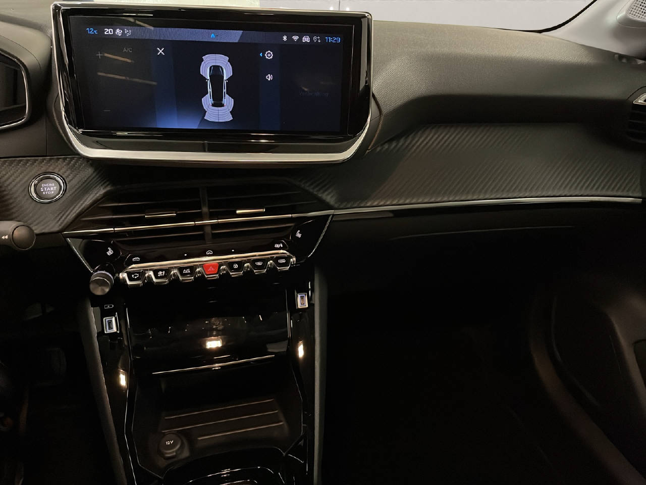 PEUGEOT 208 1.2 Hybrid Allure Premium-image-6