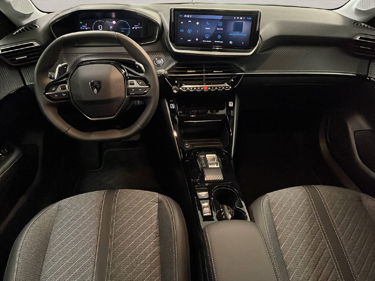 PEUGEOT 208 1.2 Hybrid Allure Premium-image-4