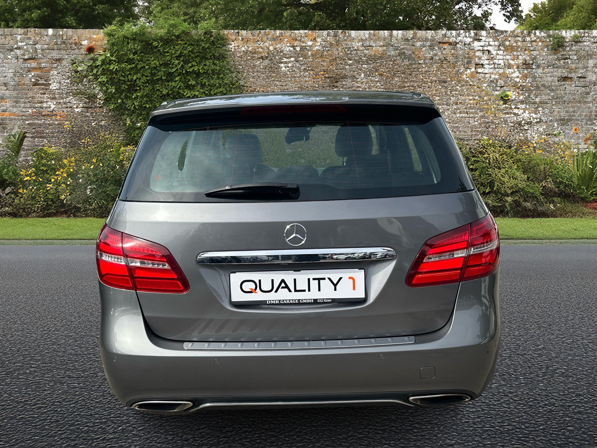 MERCEDES-BENZ B 220 AMG Line 4Matic 7G-DCT-image-3