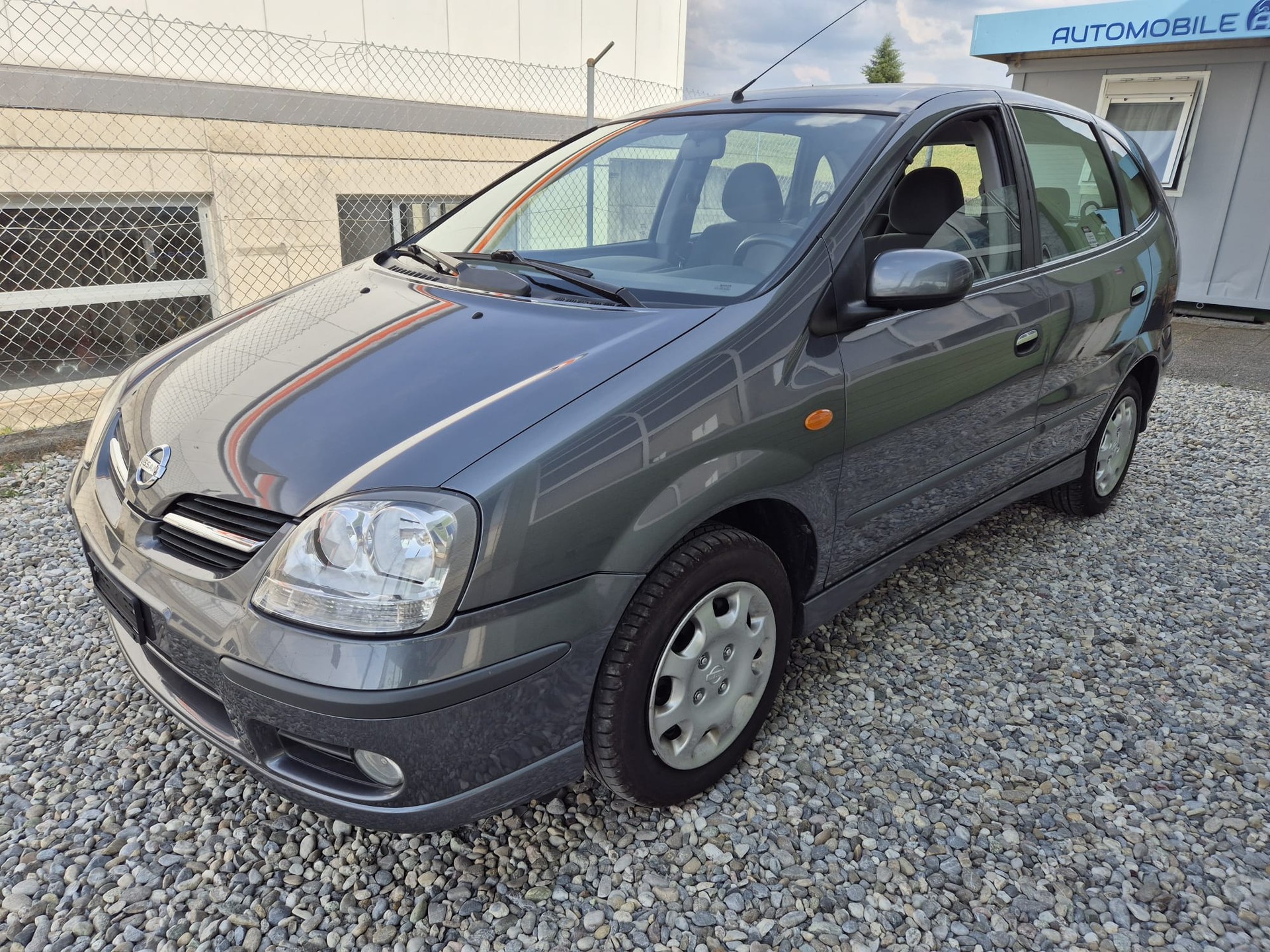 NISSAN Almera Tino 1.8 16V business