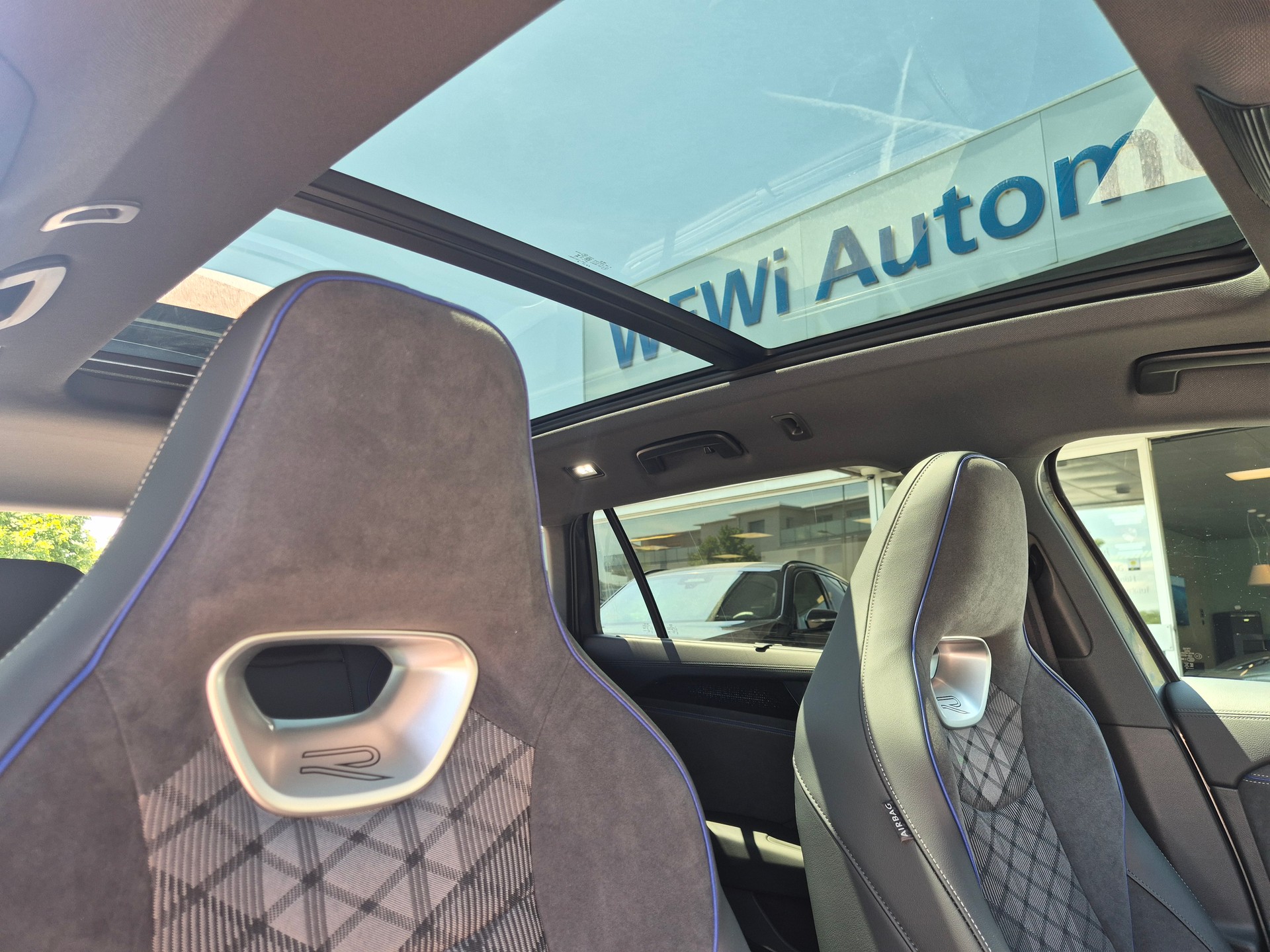 VW Passat Variant 1.5 TSI evo2 Plug-In- Hybrid R-Line DSG-image-10