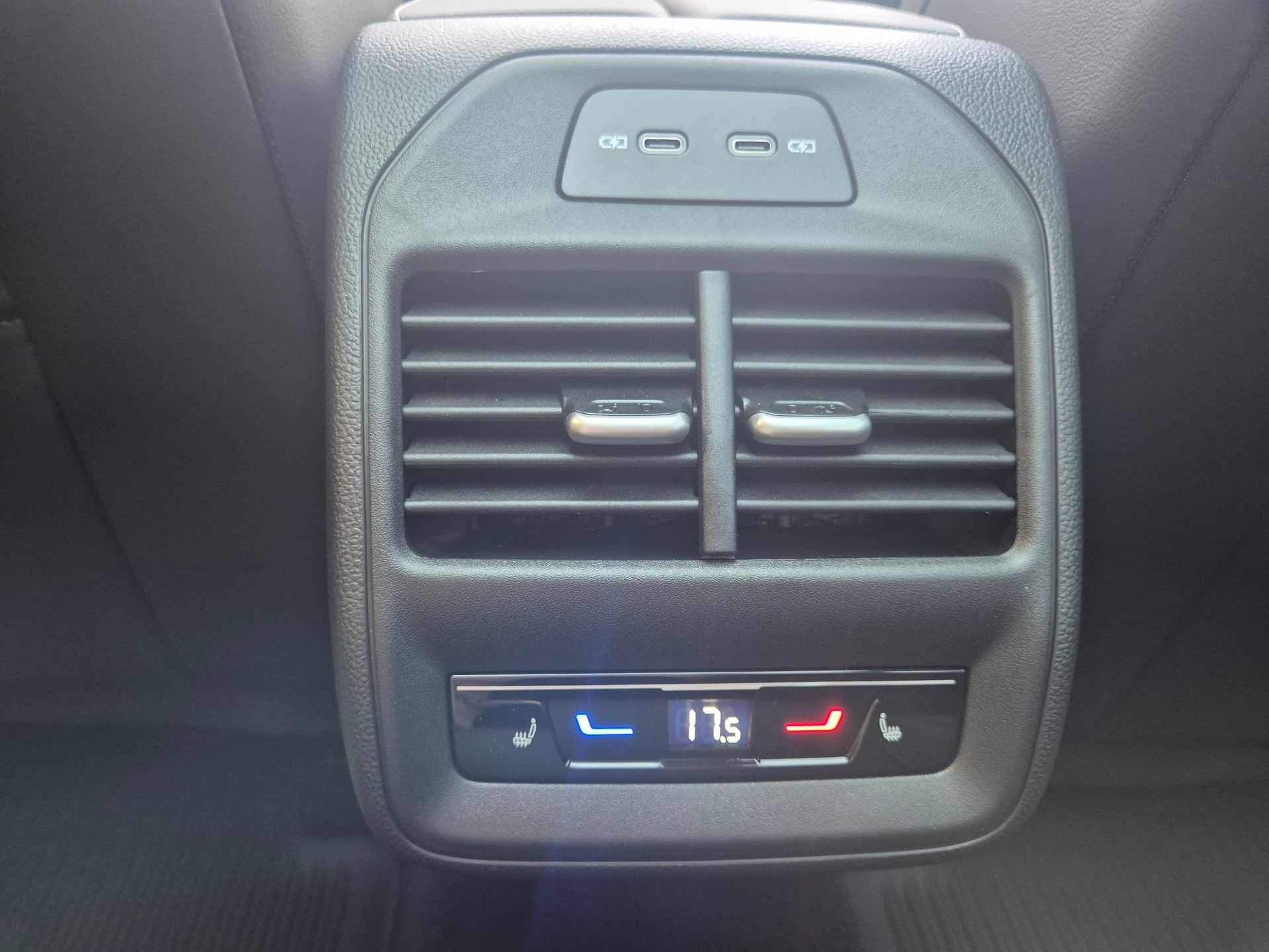 VW Passat Variant 1.5 TSI evo2 Plug-In- Hybrid R-Line DSG-image-18