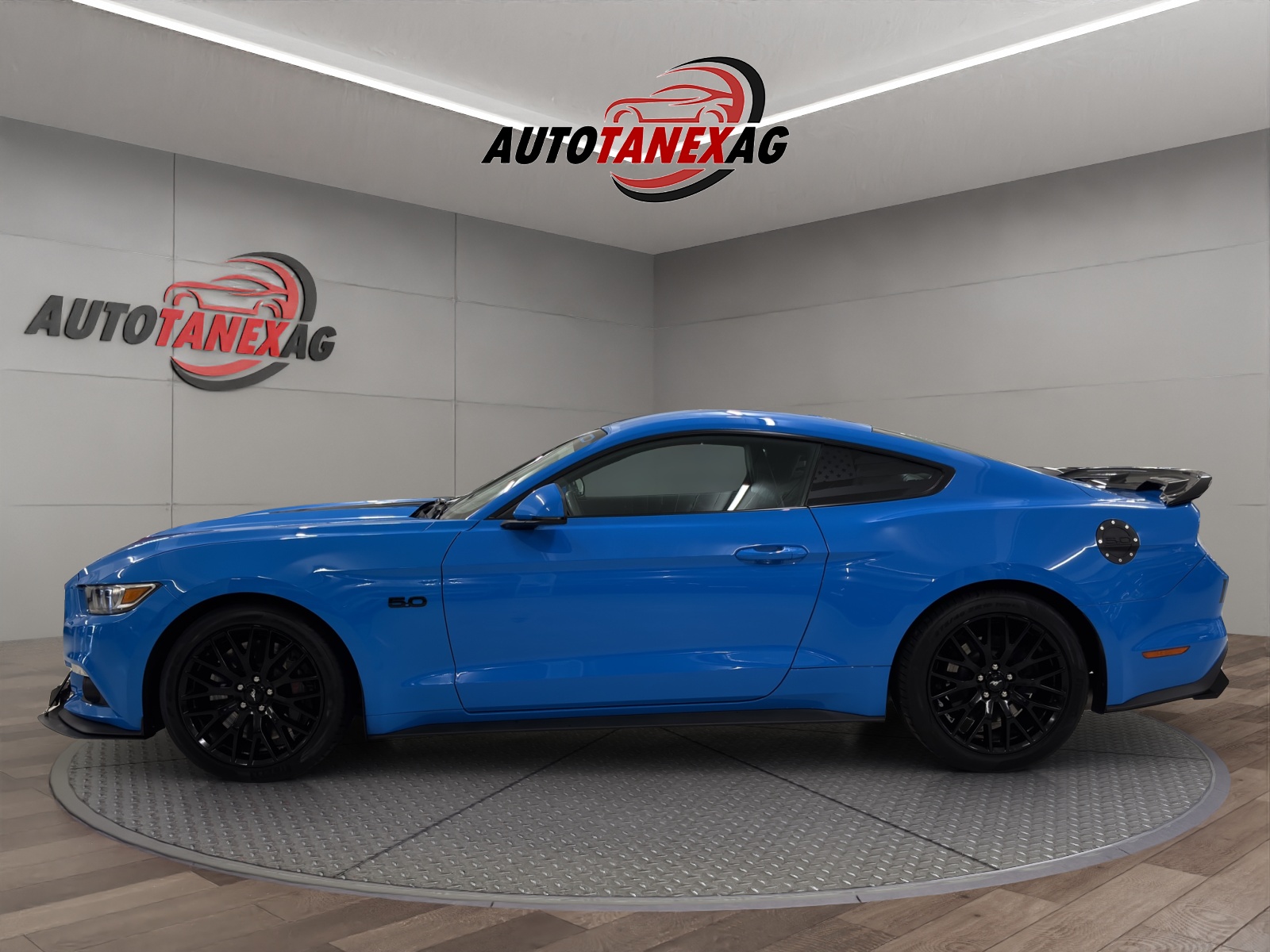 FORD Mustang Fastback 5.0 V8 GT Blue Edition Automat-showroom-element-1