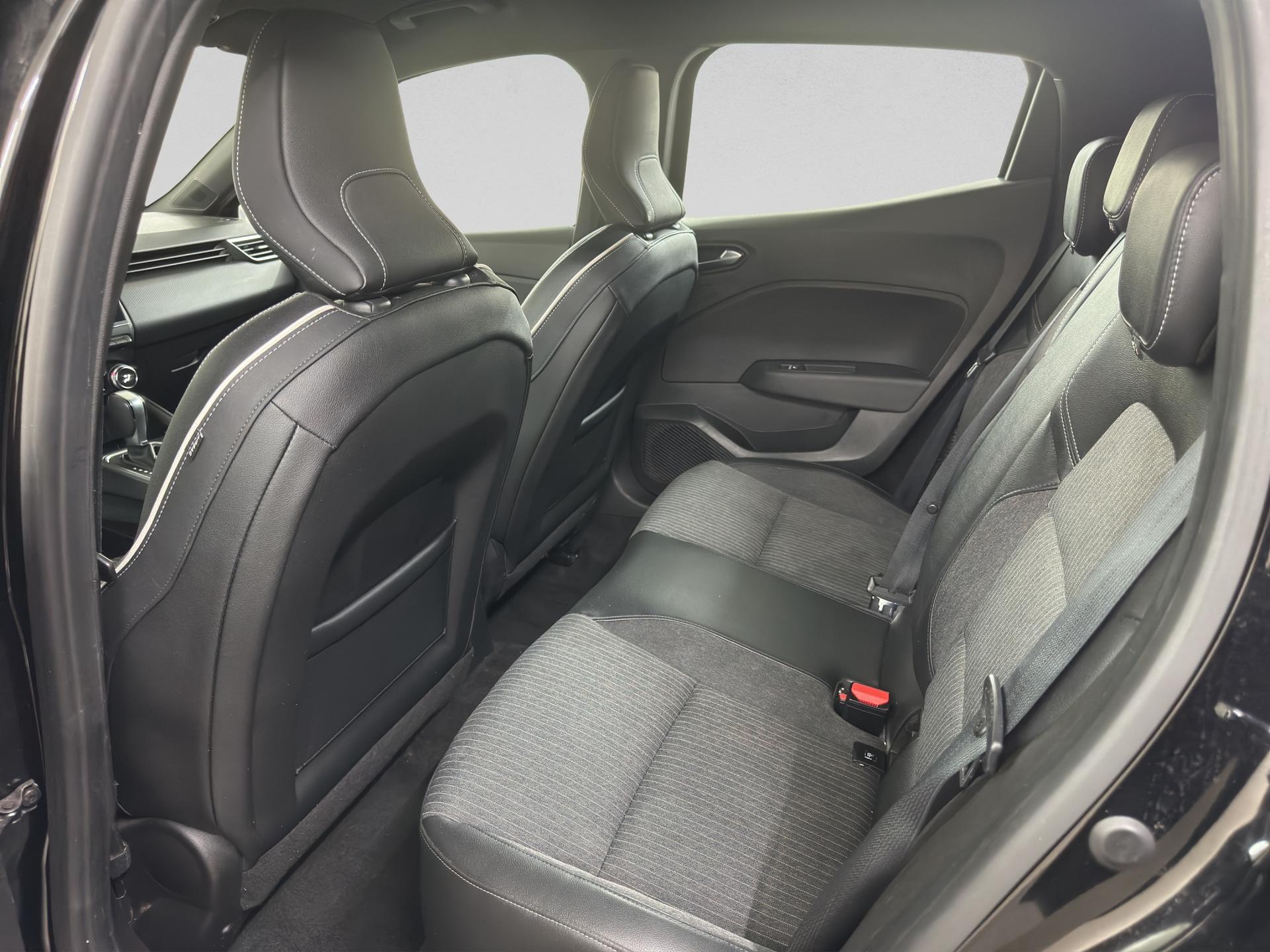 RENAULT Clio 1.6 E-Tech Intens-image-15