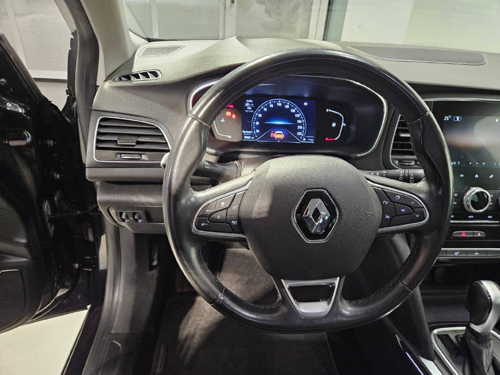 RENAULT Mégane Grandtour 1.3 TCe 140 Intens EDC-image-4
