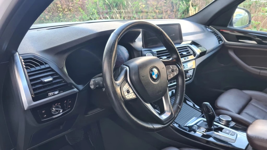BMW X3 xDrive 20d Individual xLine Steptronic ** Voll-Leder ** Gr-Navi ** RF-Kamera 360° ** Abstandsregelsysteme ** Head UP Display-image-16